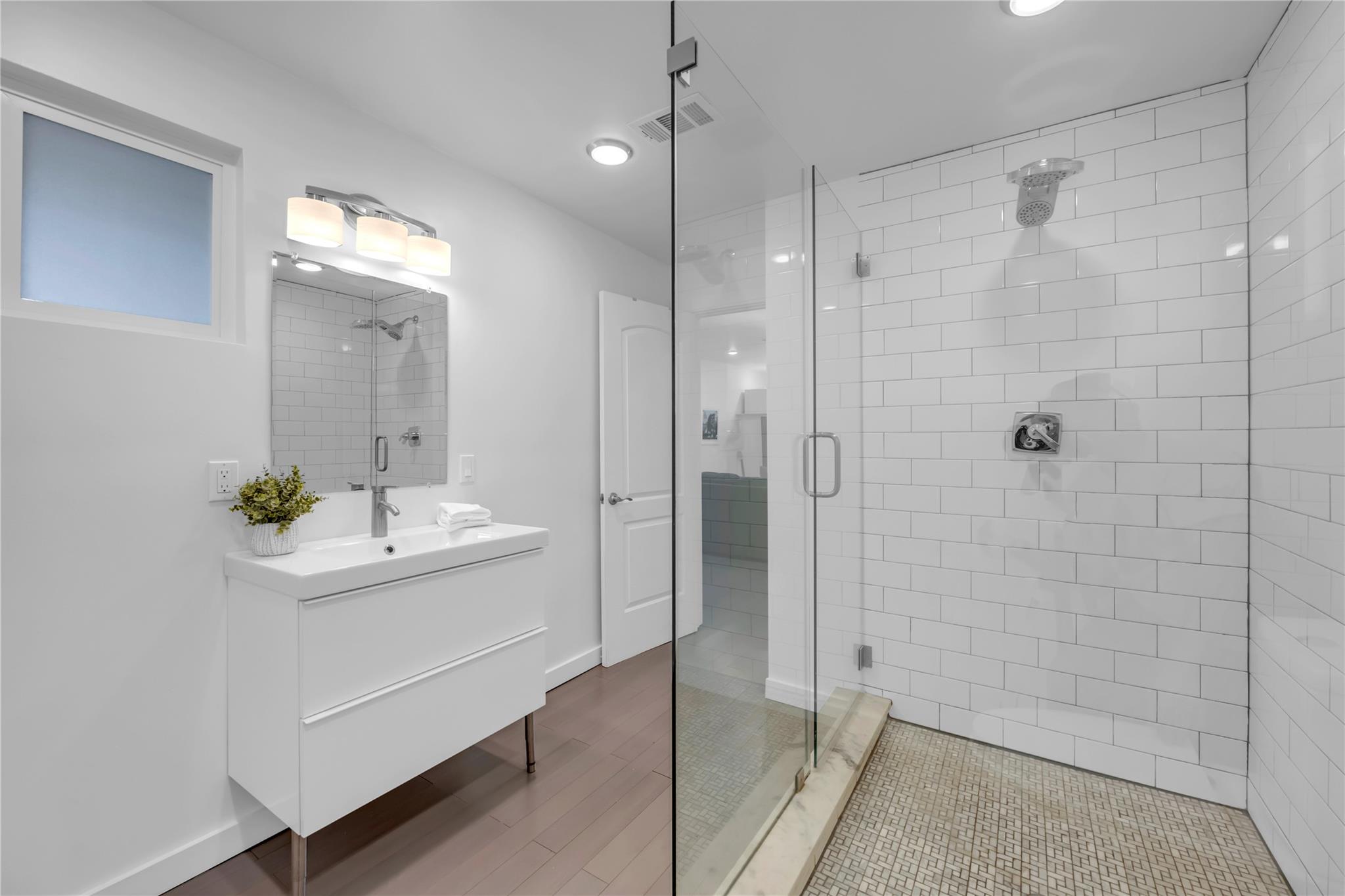 4306 River Oaks Dr, Kingsland, TX 78639