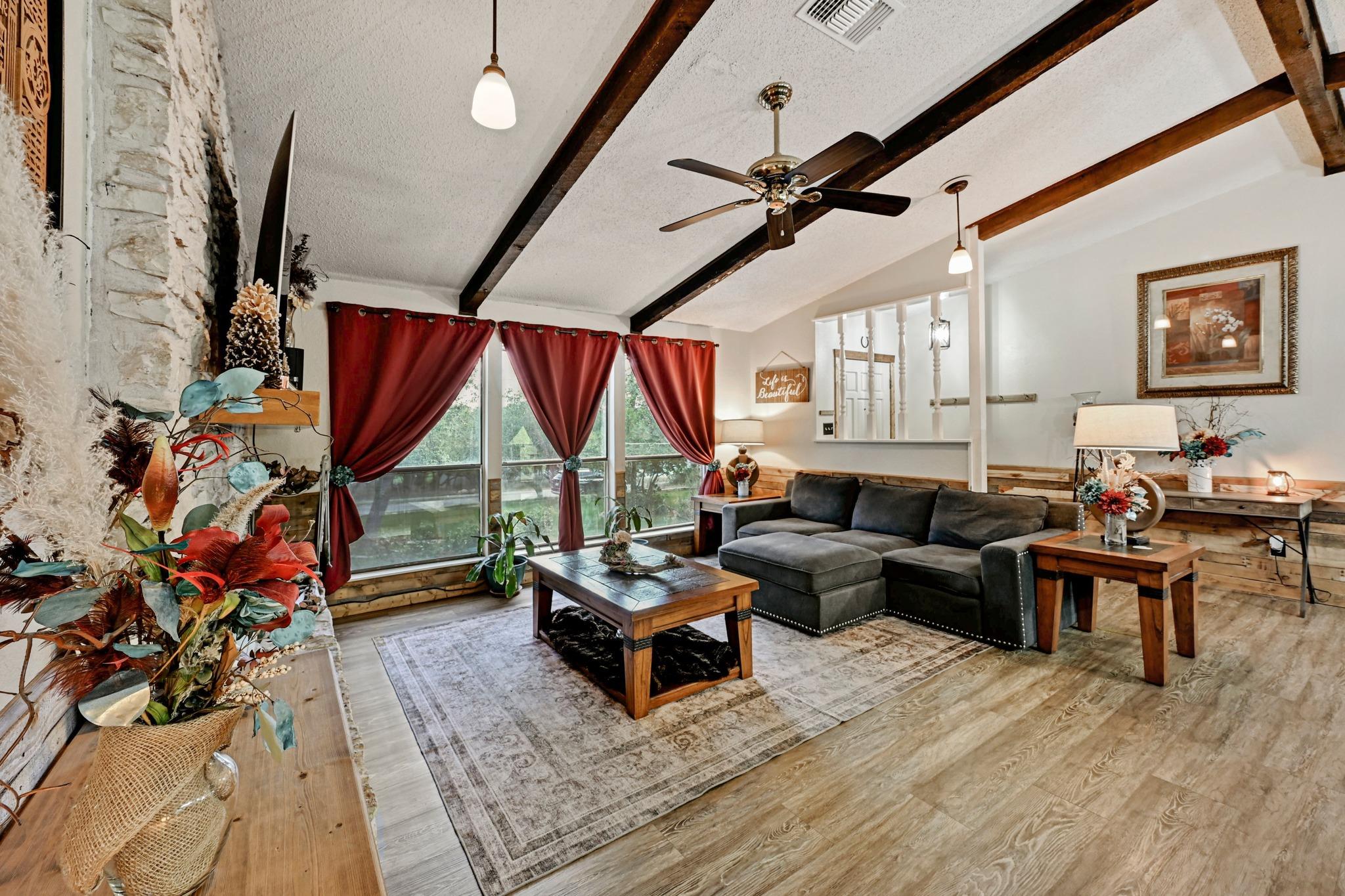 21506 Horseshoe Loop, Lago Vista, TX 78645