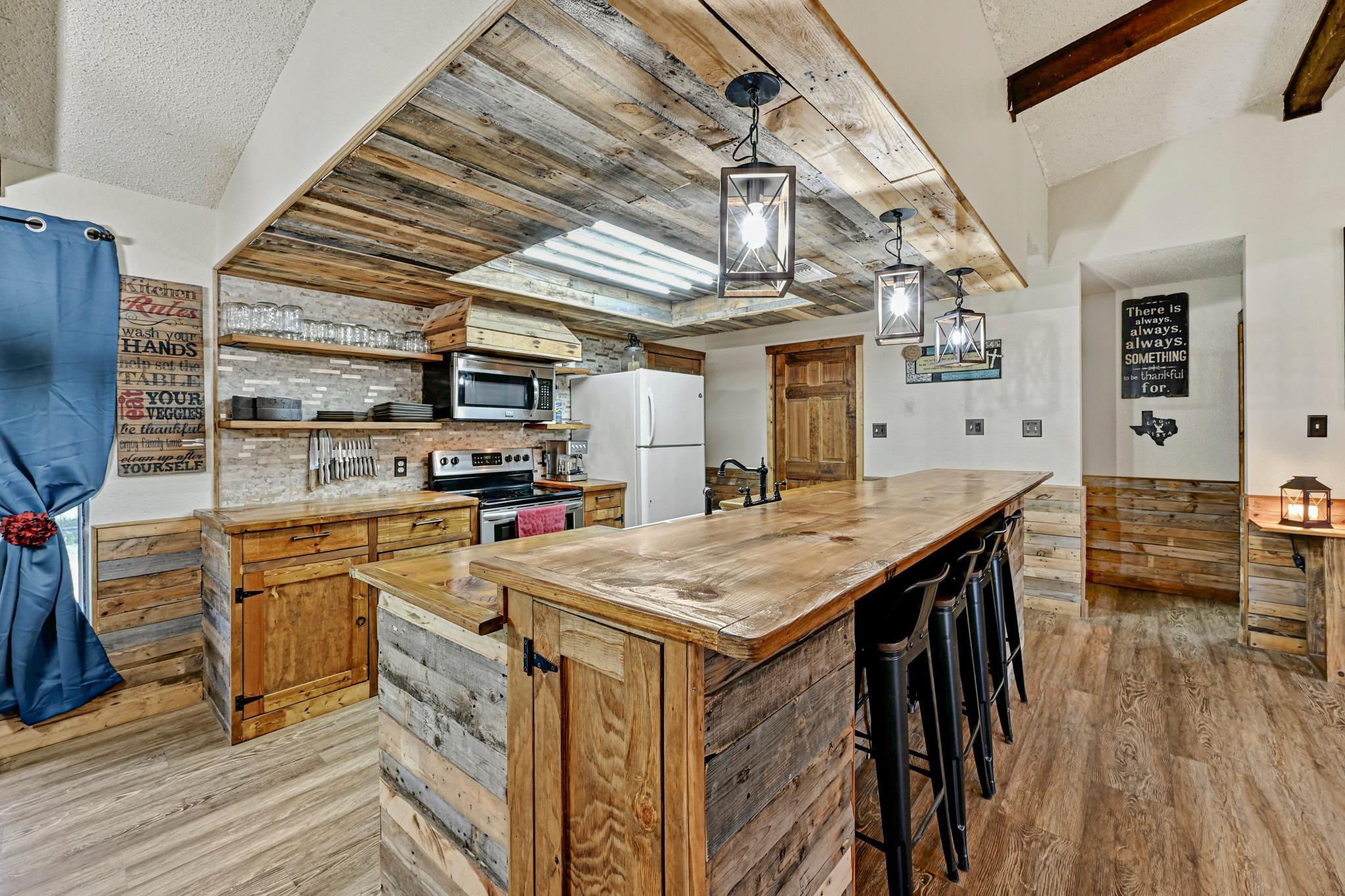 21506 Horseshoe Loop, Lago Vista, TX 78645