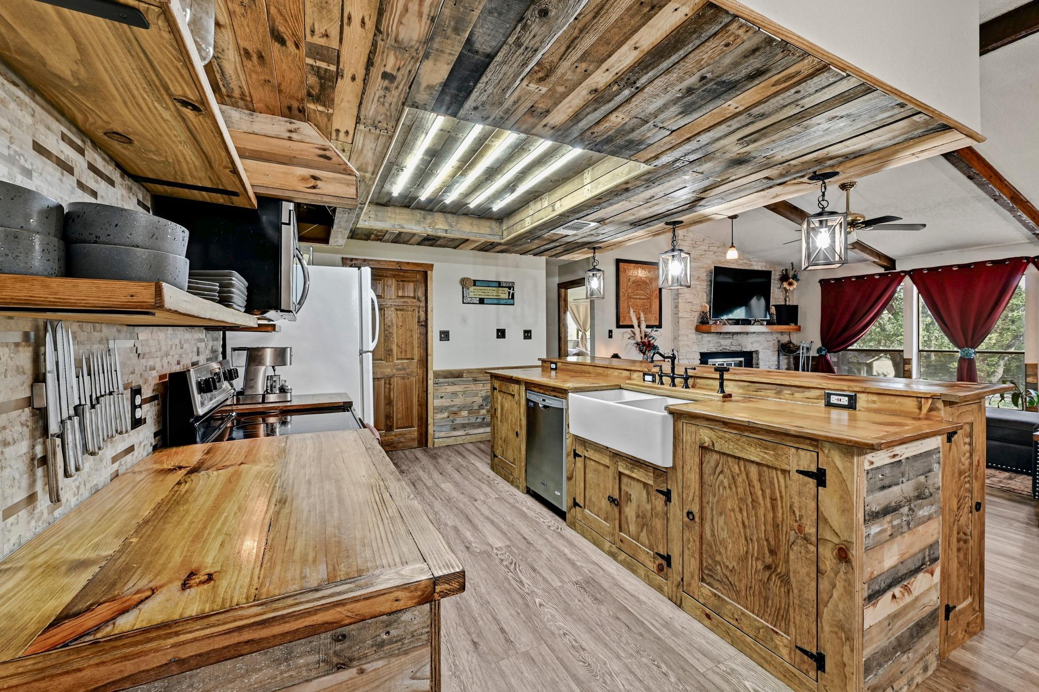 21506 Horseshoe Loop, Lago Vista, TX 78645