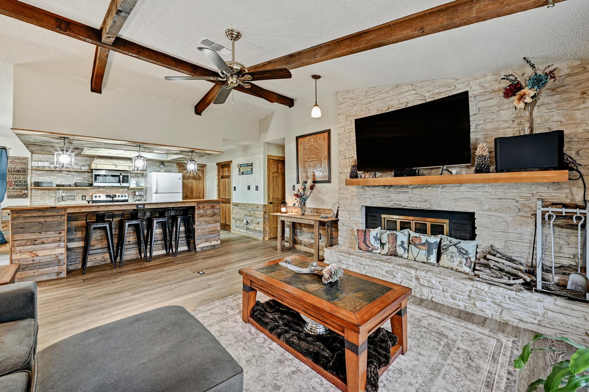 21506 Horseshoe Loop, Lago Vista, TX 78645