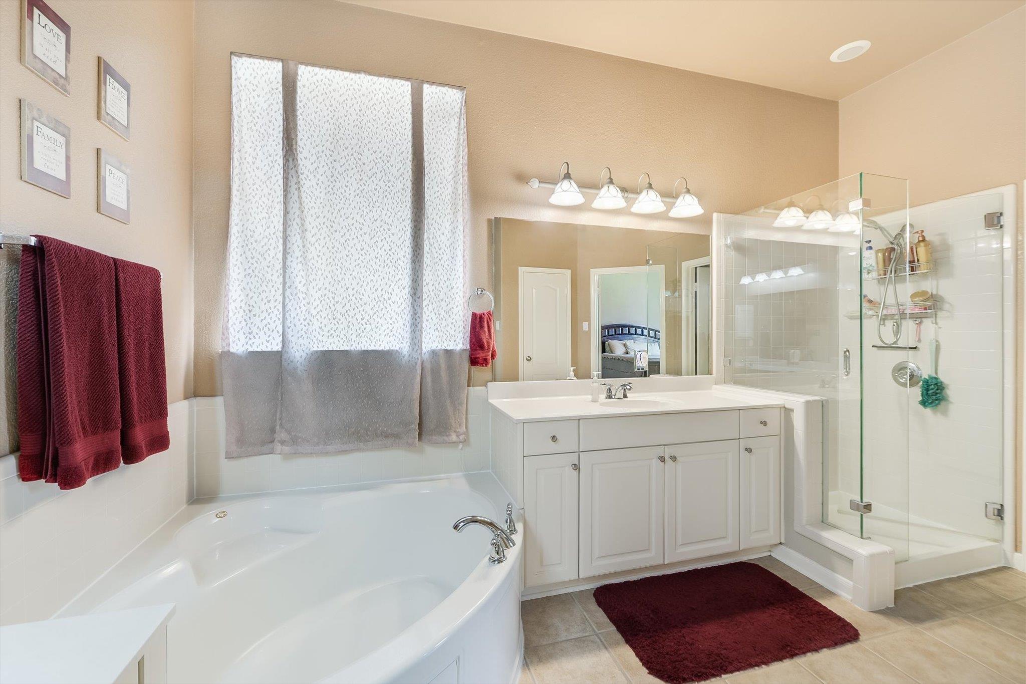 221 Abbey Dr, Austin, TX 78737