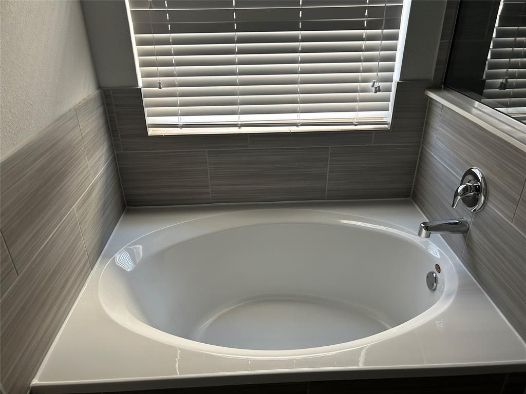 19804 RHIANNON St N, Pflugerville, TX 78660