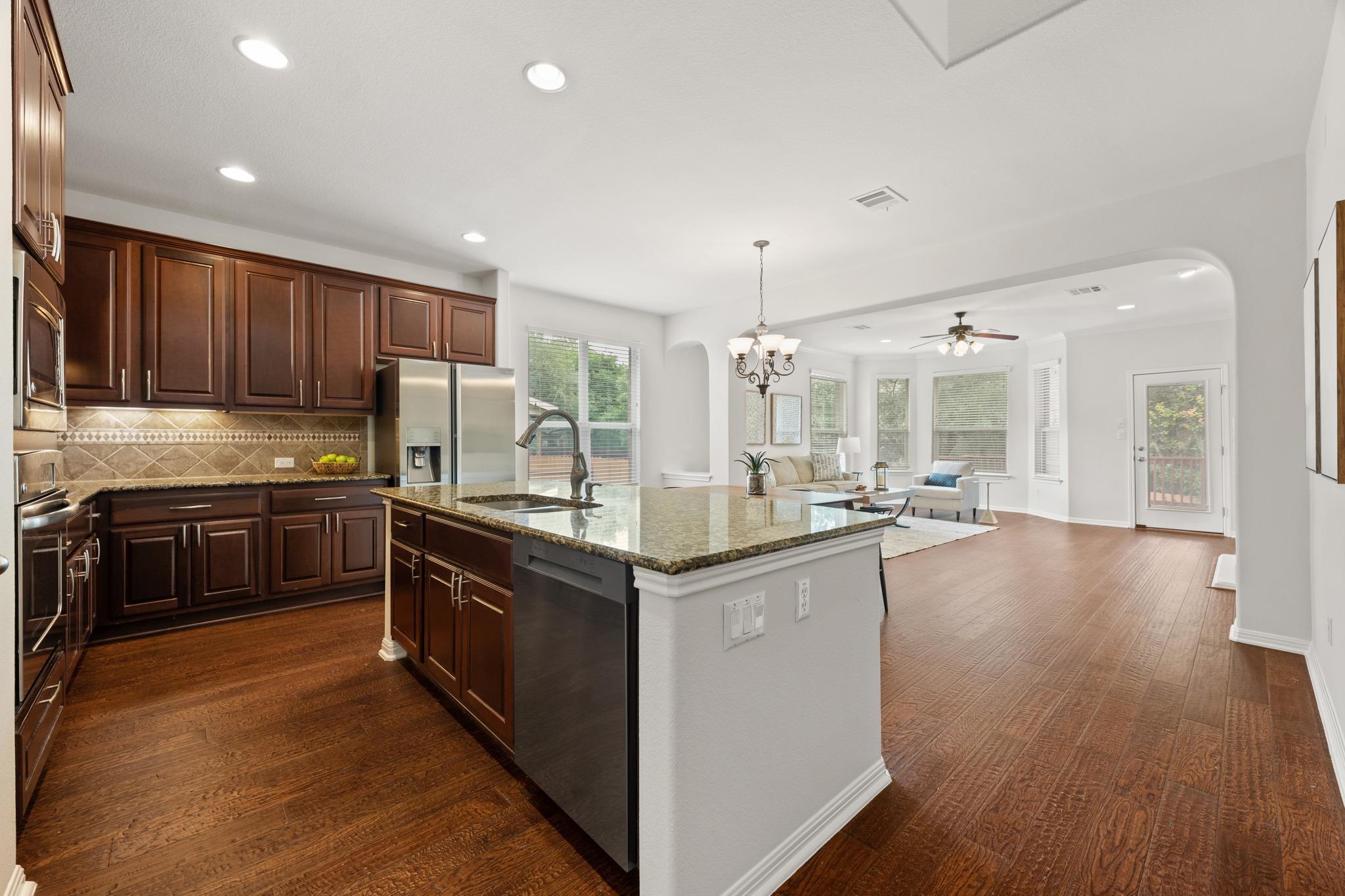 703 S Frontier Ln, Cedar Park, TX 78613