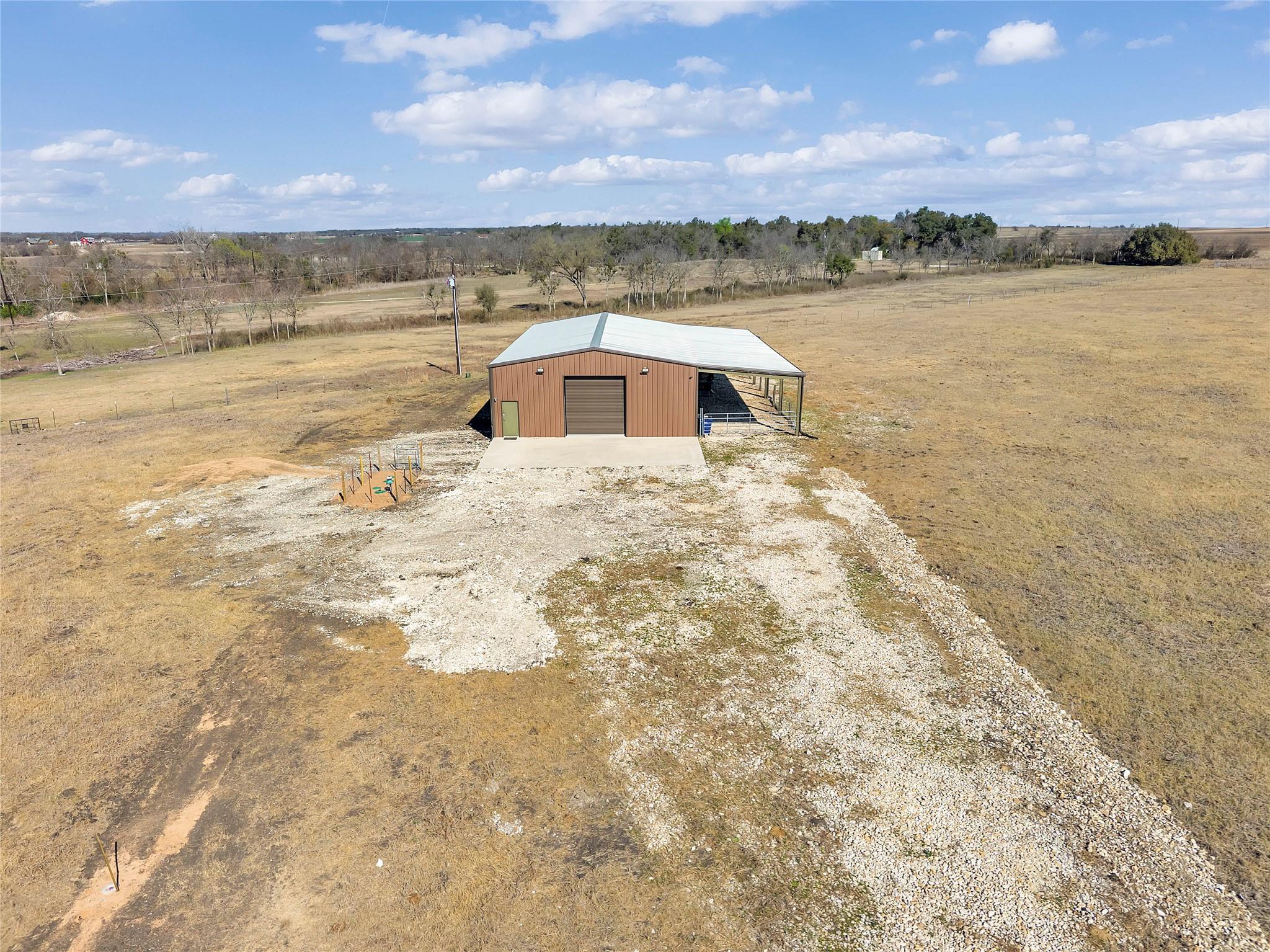 779 County Road 329 Rd, Granger, TX 76530