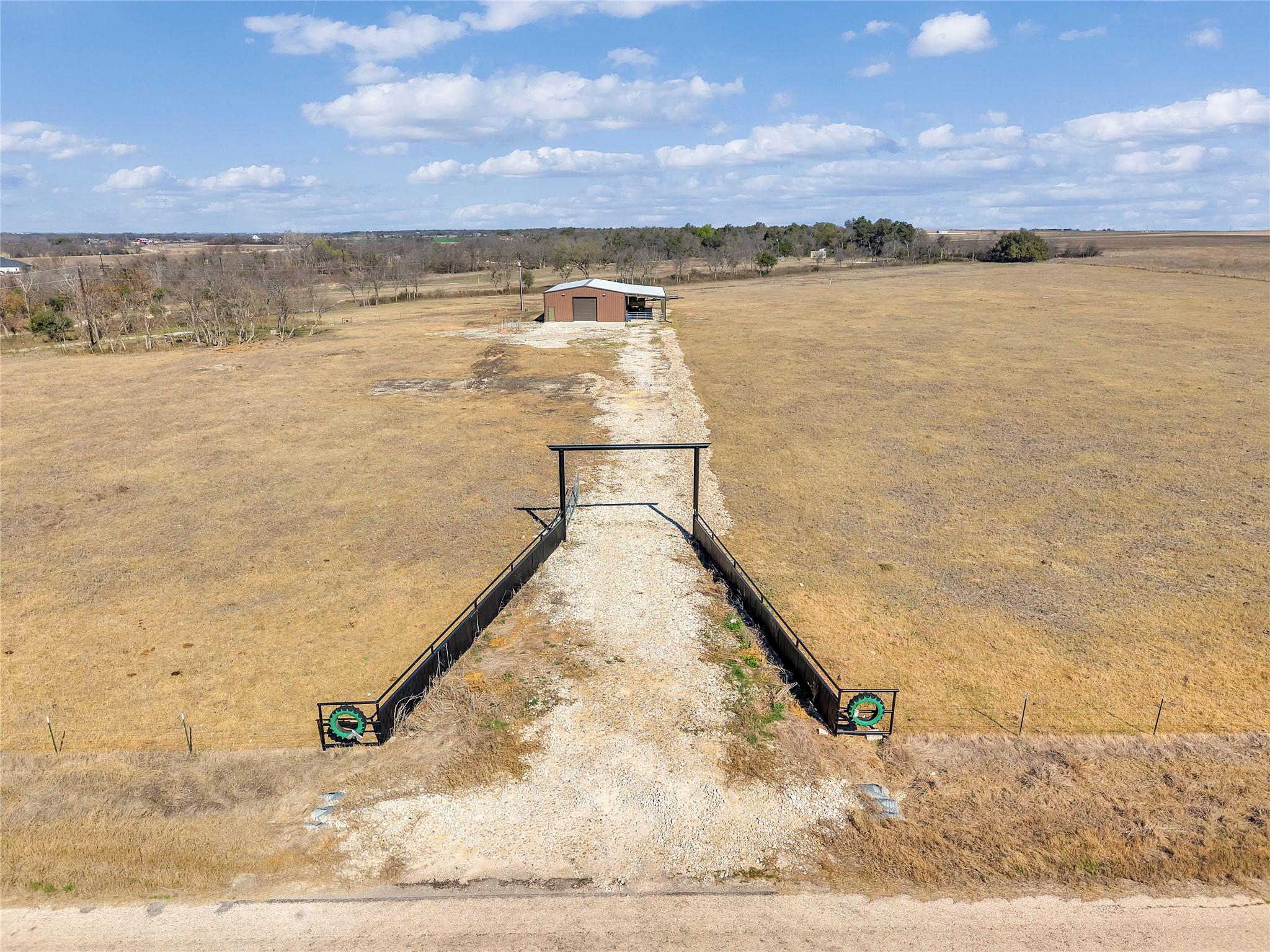 779 County Road 329 Rd, Granger, TX 76530