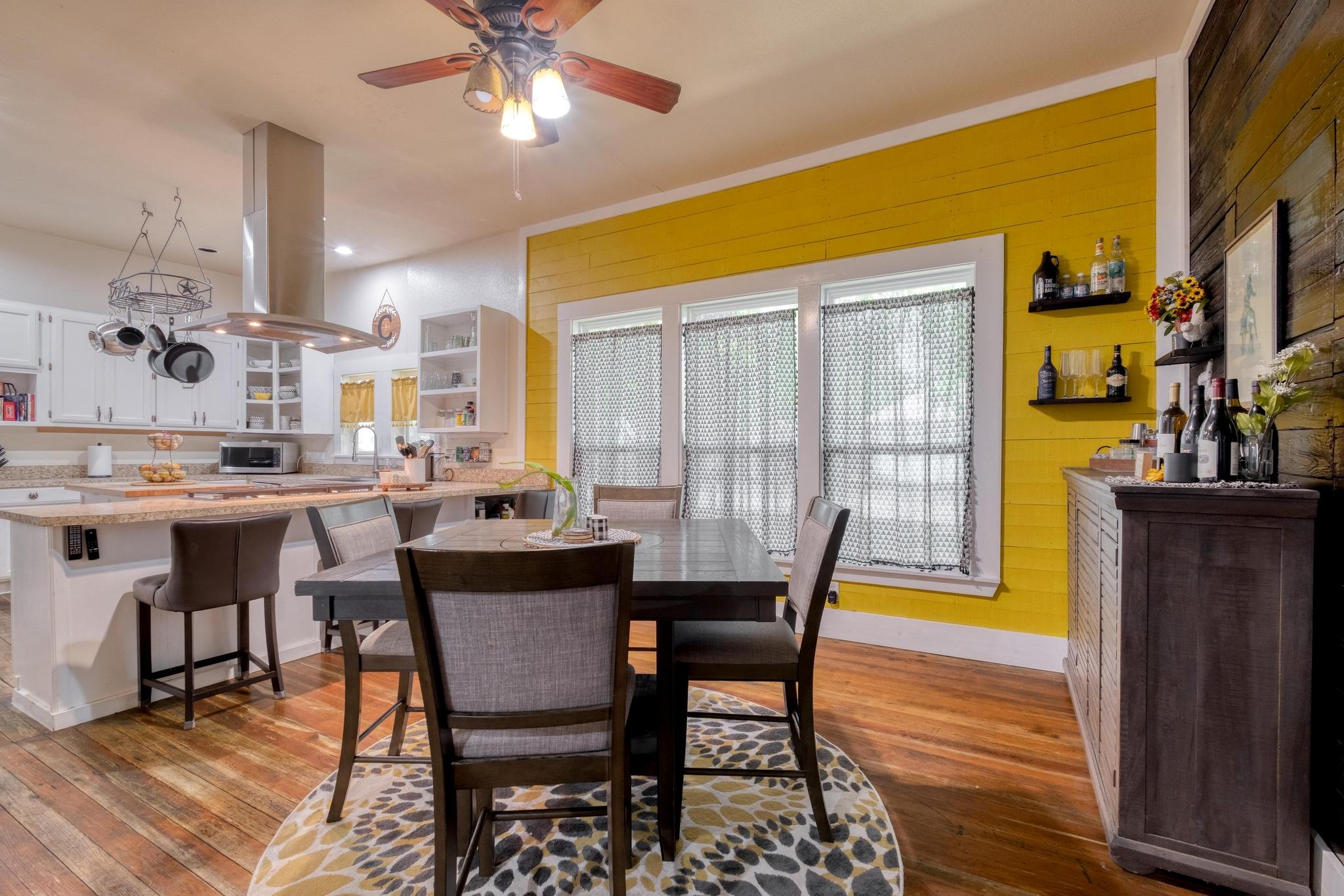 107 N Brazos St, Granger, TX 76530