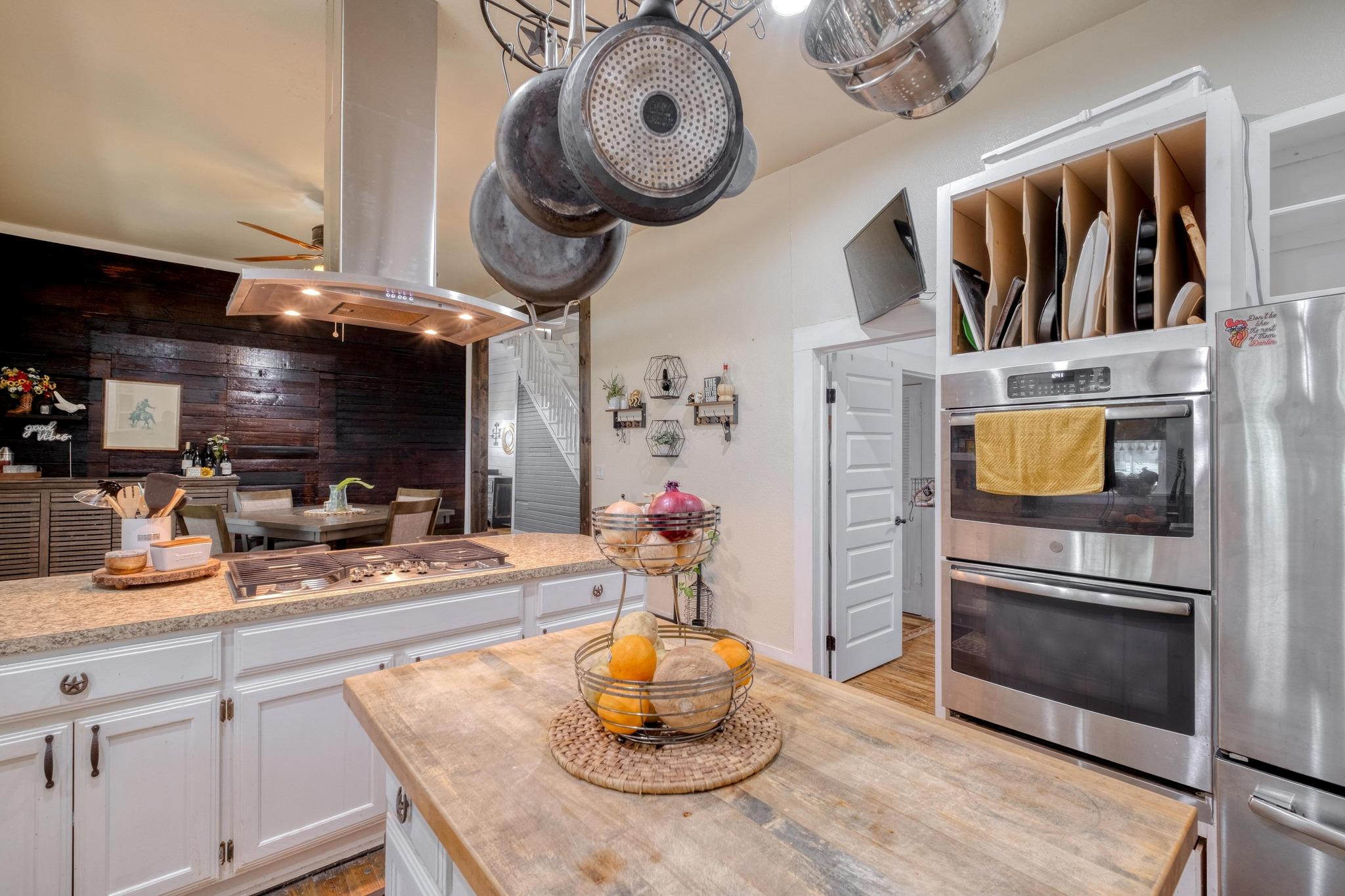 107 N Brazos St, Granger, TX 76530