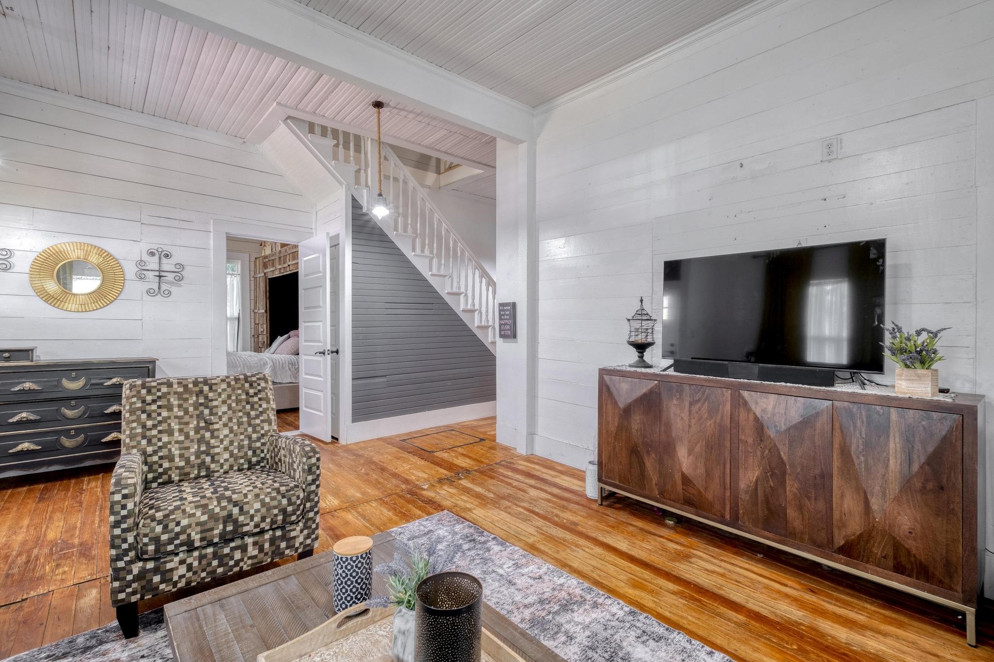 107 N Brazos St, Granger, TX 76530