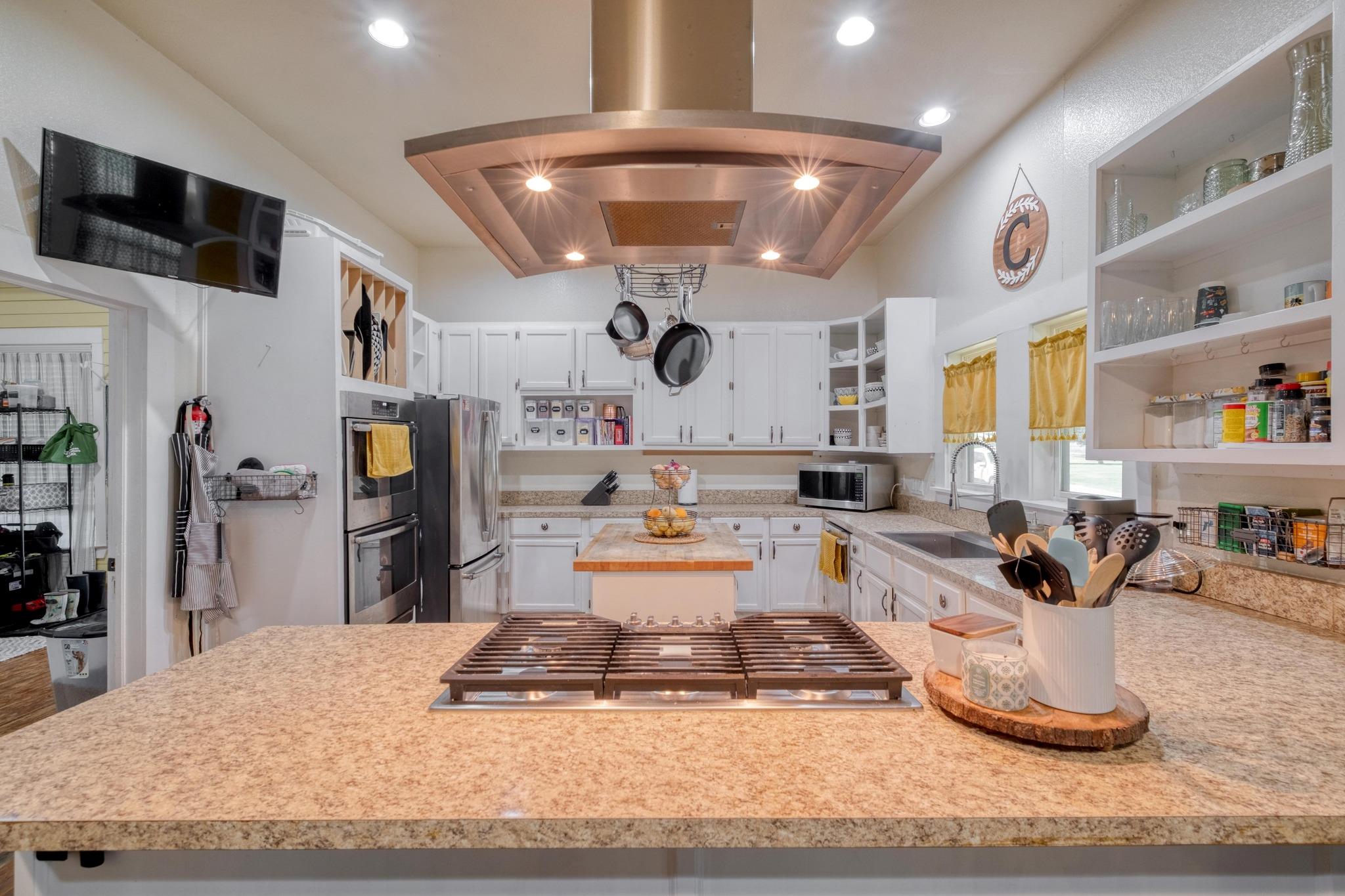 107 N Brazos St, Granger, TX 76530