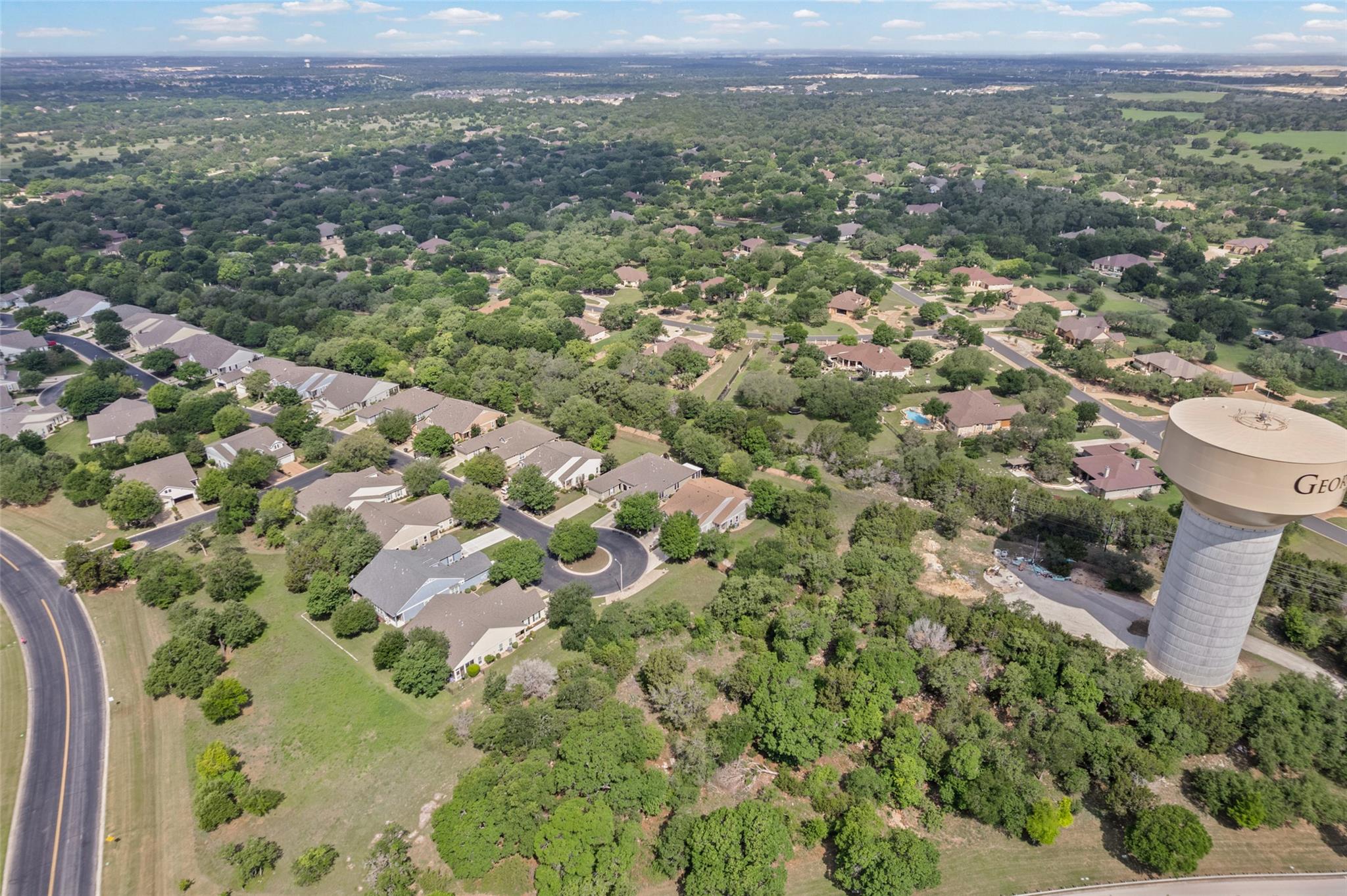 319 Essex Ln, Georgetown, TX 78633
