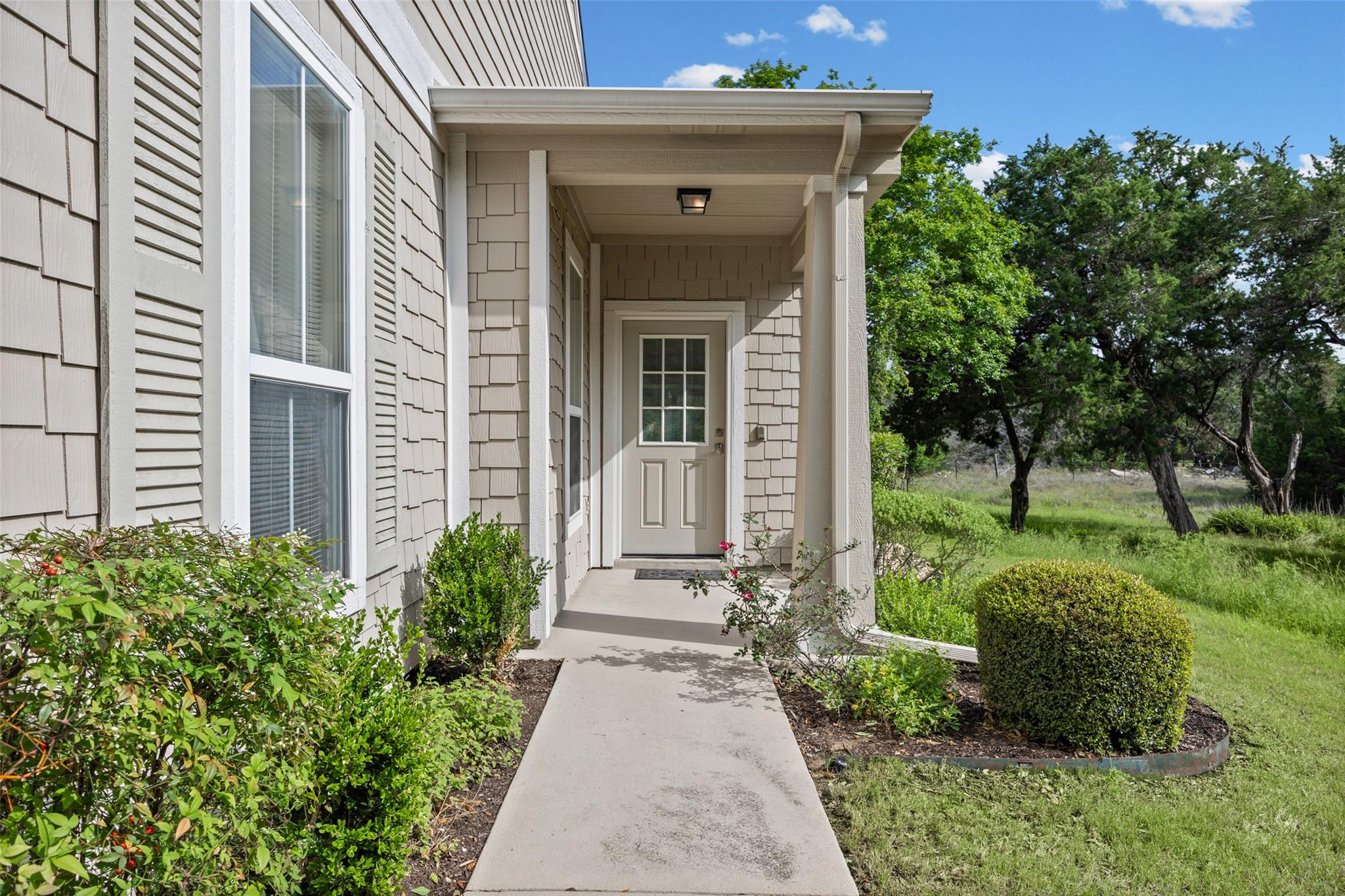 319 Essex Ln, Georgetown, TX 78633