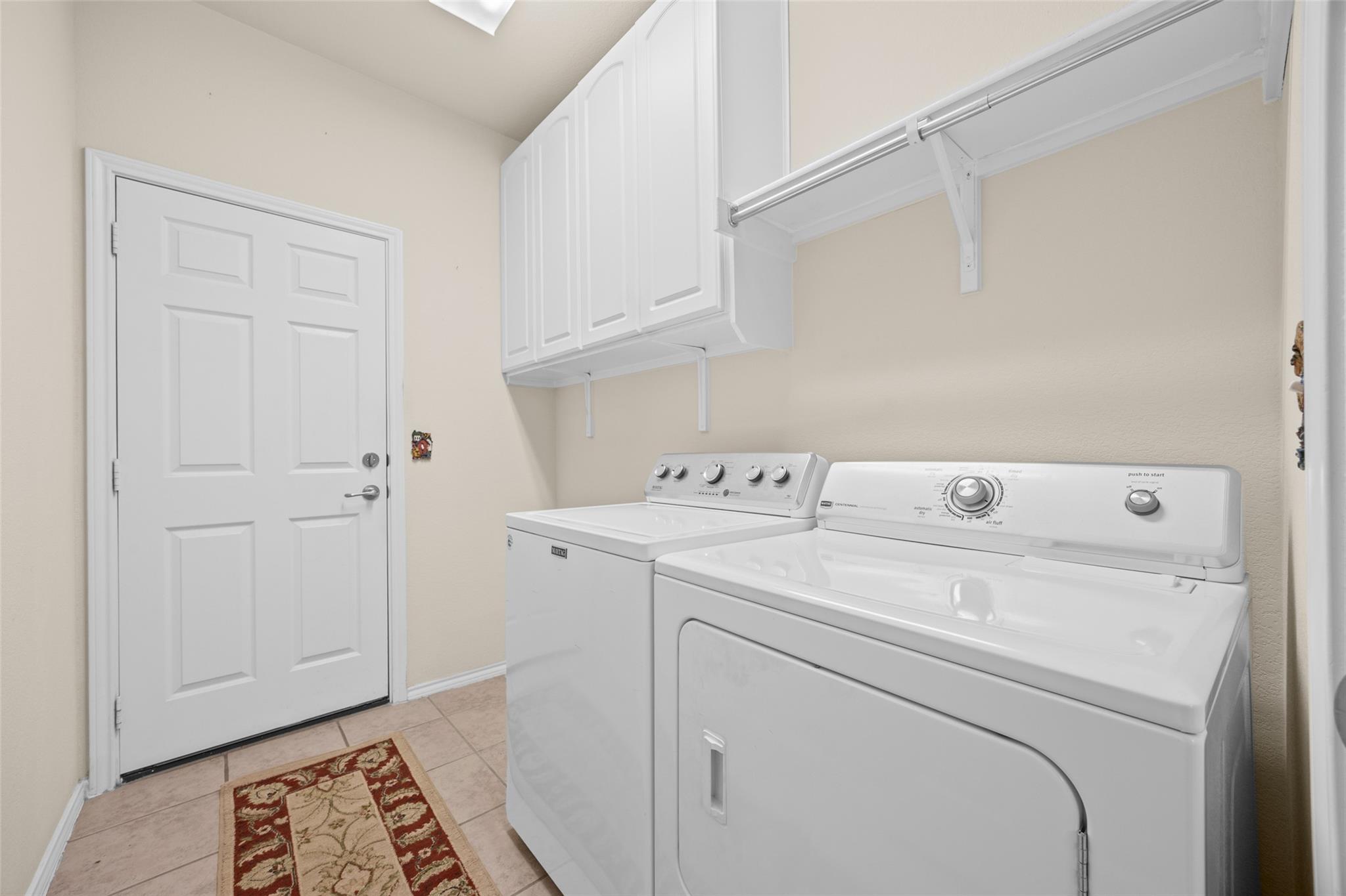 319 Essex Ln, Georgetown, TX 78633