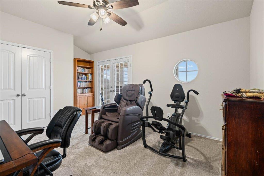 212 Plata Ln, Jarrell, TX 76537