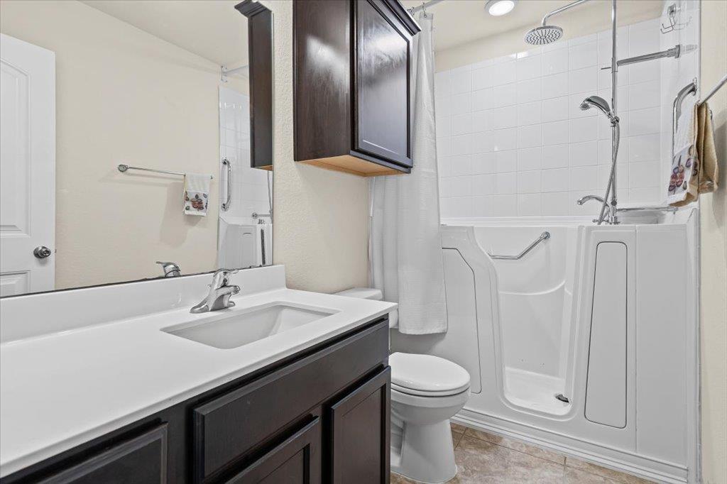 212 Plata Ln, Jarrell, TX 76537