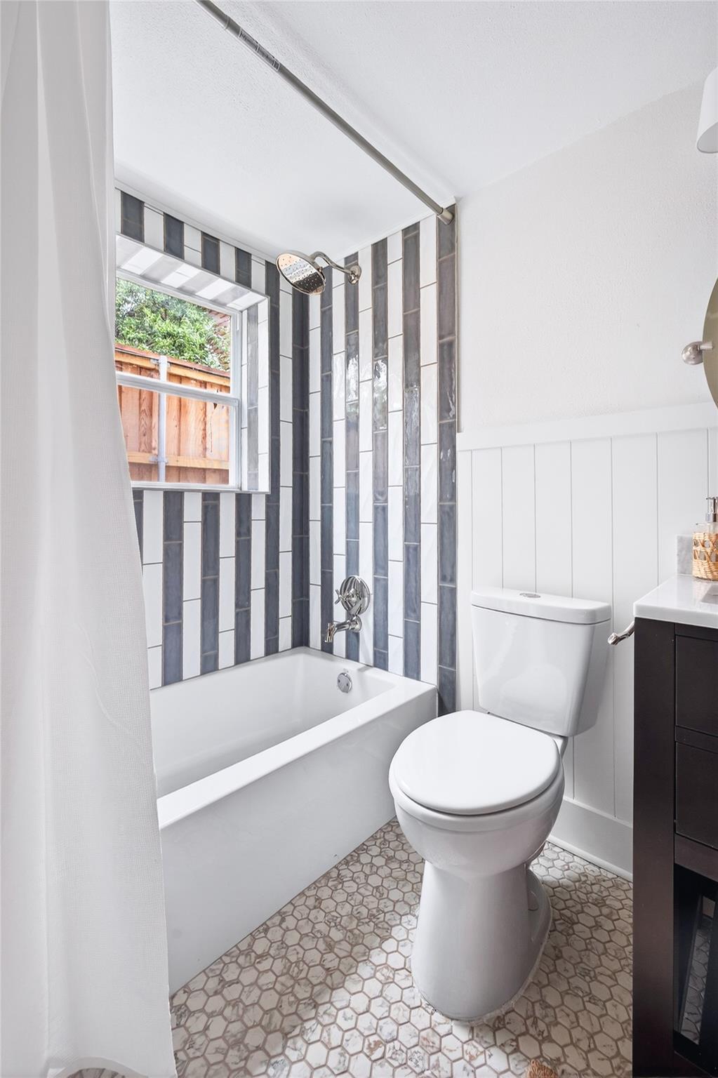 1706 PALMA PZ # A, Austin, TX 78703