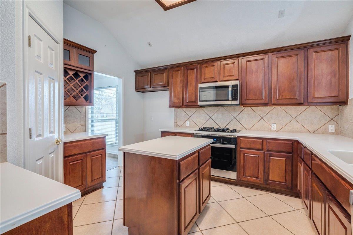 1903 Wood Glen Dr, Round Rock, TX 78681