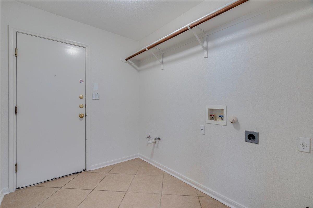 1903 Wood Glen Dr, Round Rock, TX 78681