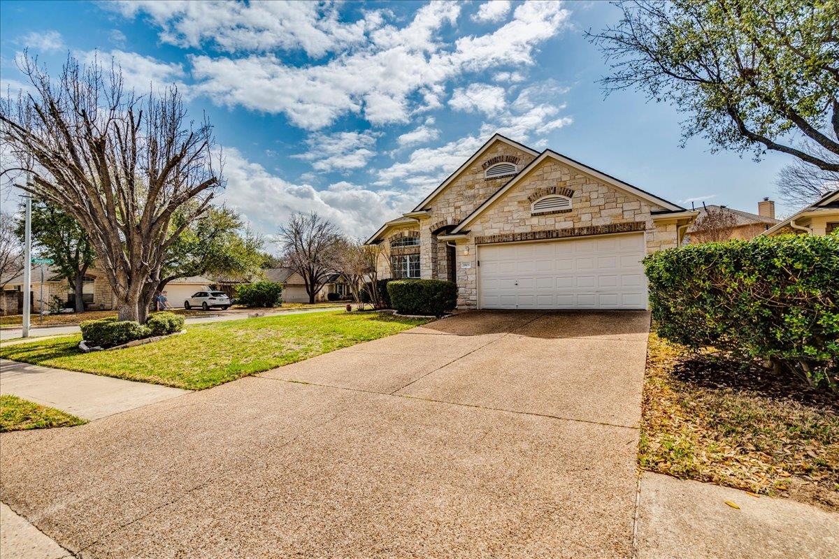 1903 Wood Glen Dr, Round Rock, TX 78681