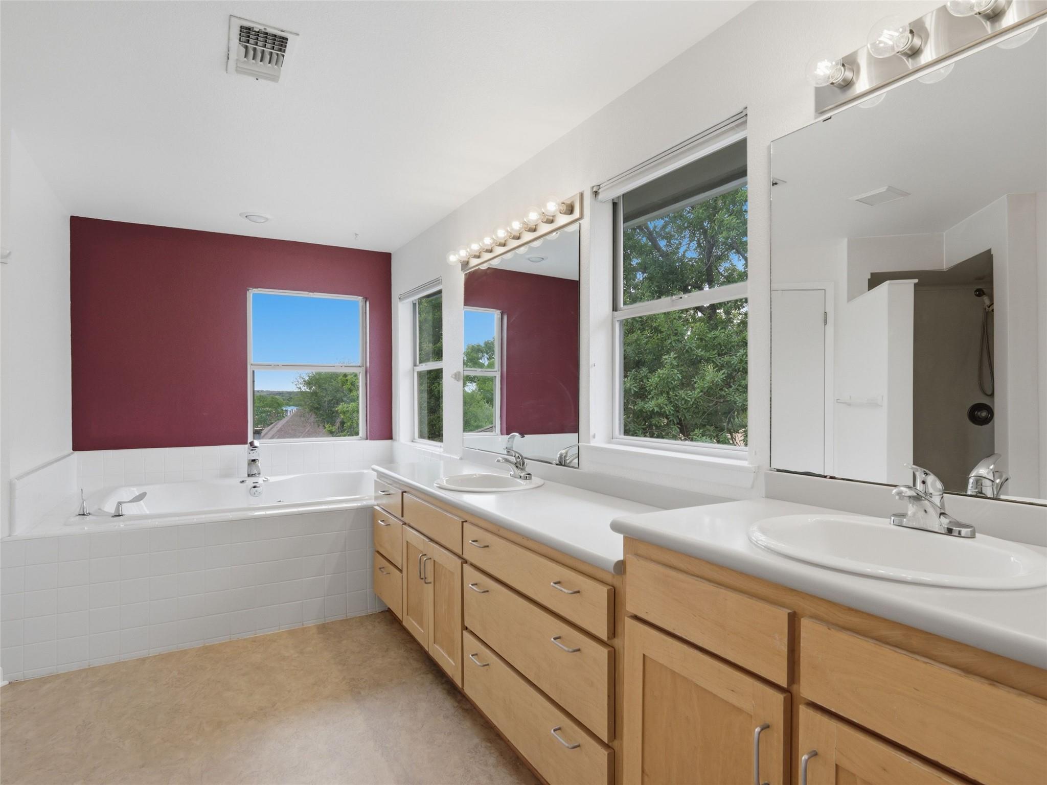 968 Queens Dr, New Braunfels, TX 78130