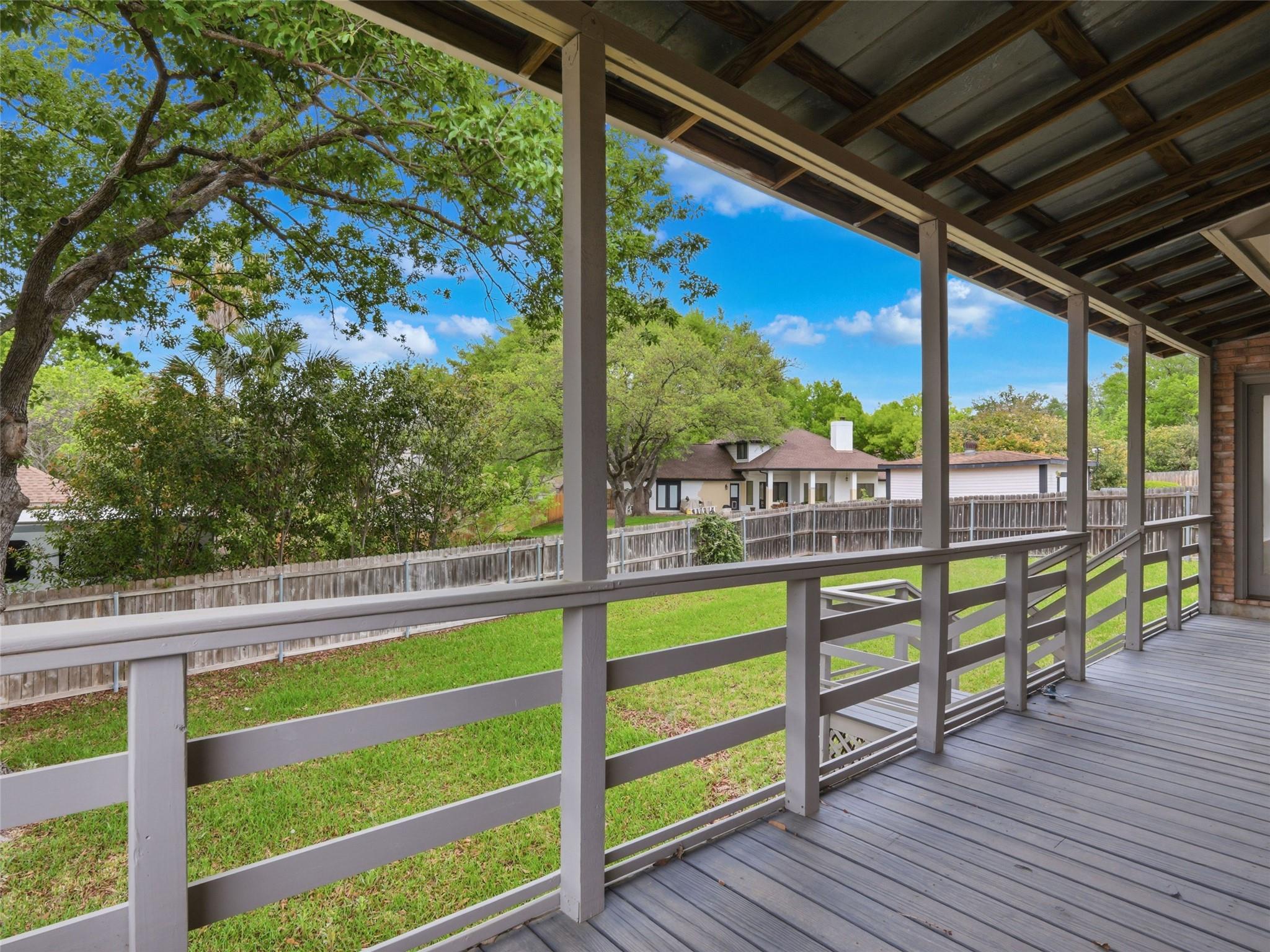 968 Queens Dr, New Braunfels, TX 78130