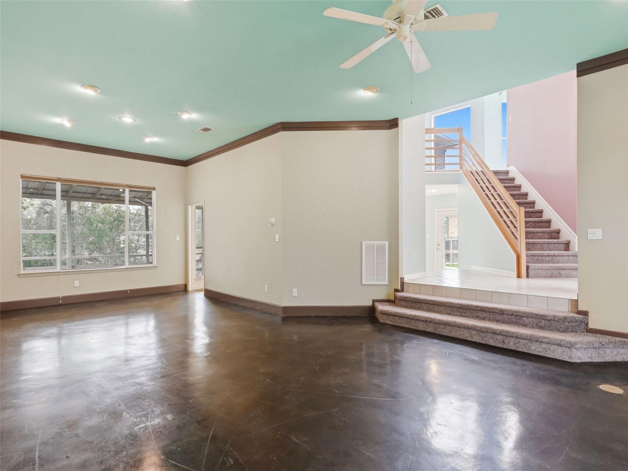 968 Queens Dr, New Braunfels, TX 78130