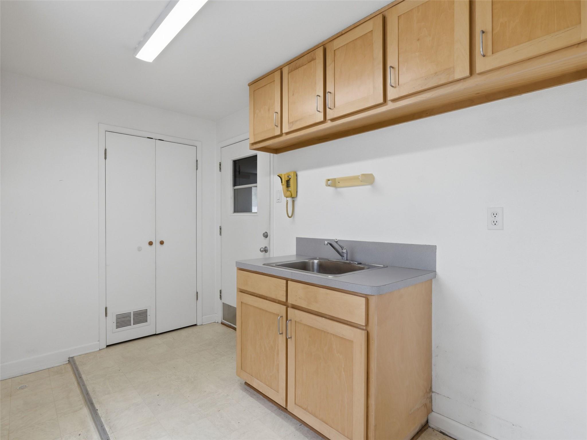 968 Queens Dr, New Braunfels, TX 78130