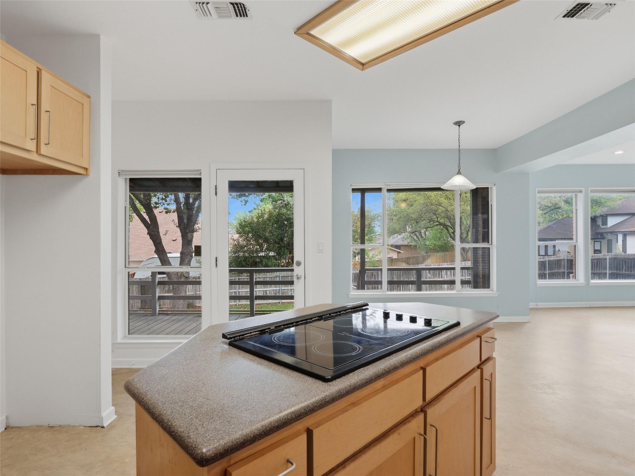 968 Queens Dr, New Braunfels, TX 78130