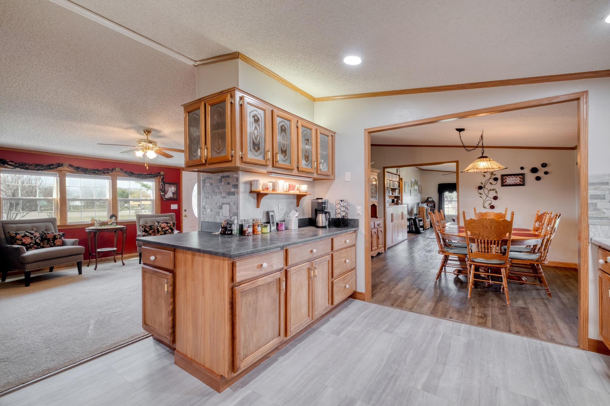 114 Thomas Park Dr, Hutto, TX 78634