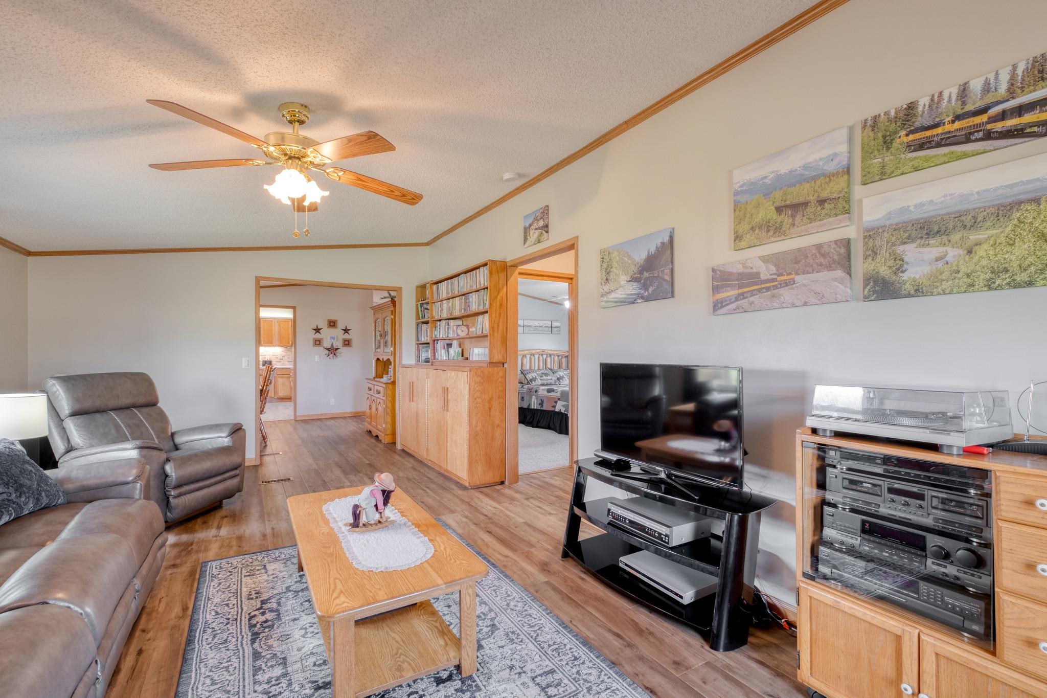 114 Thomas Park Dr, Hutto, TX 78634