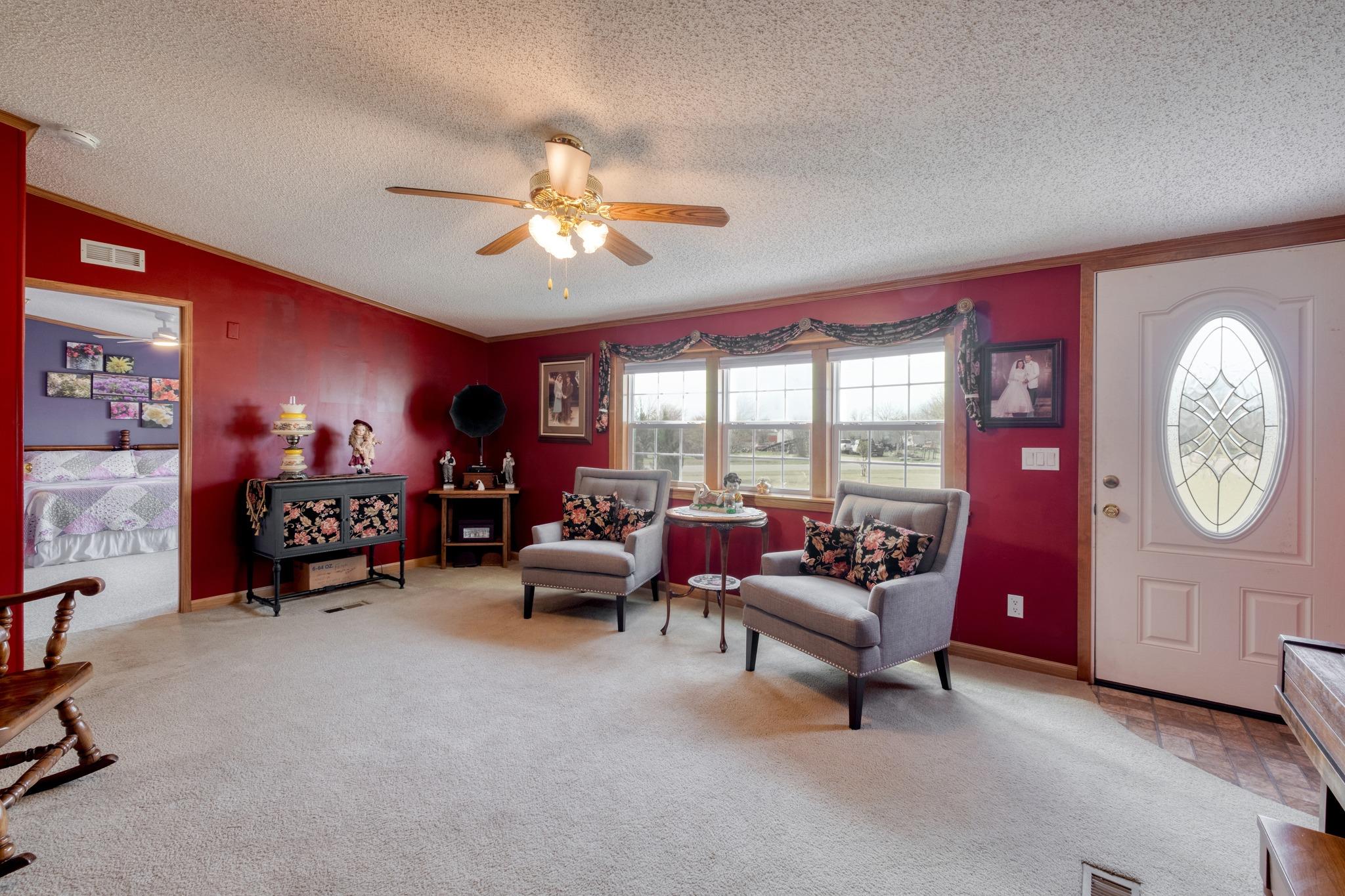 114 Thomas Park Dr, Hutto, TX 78634