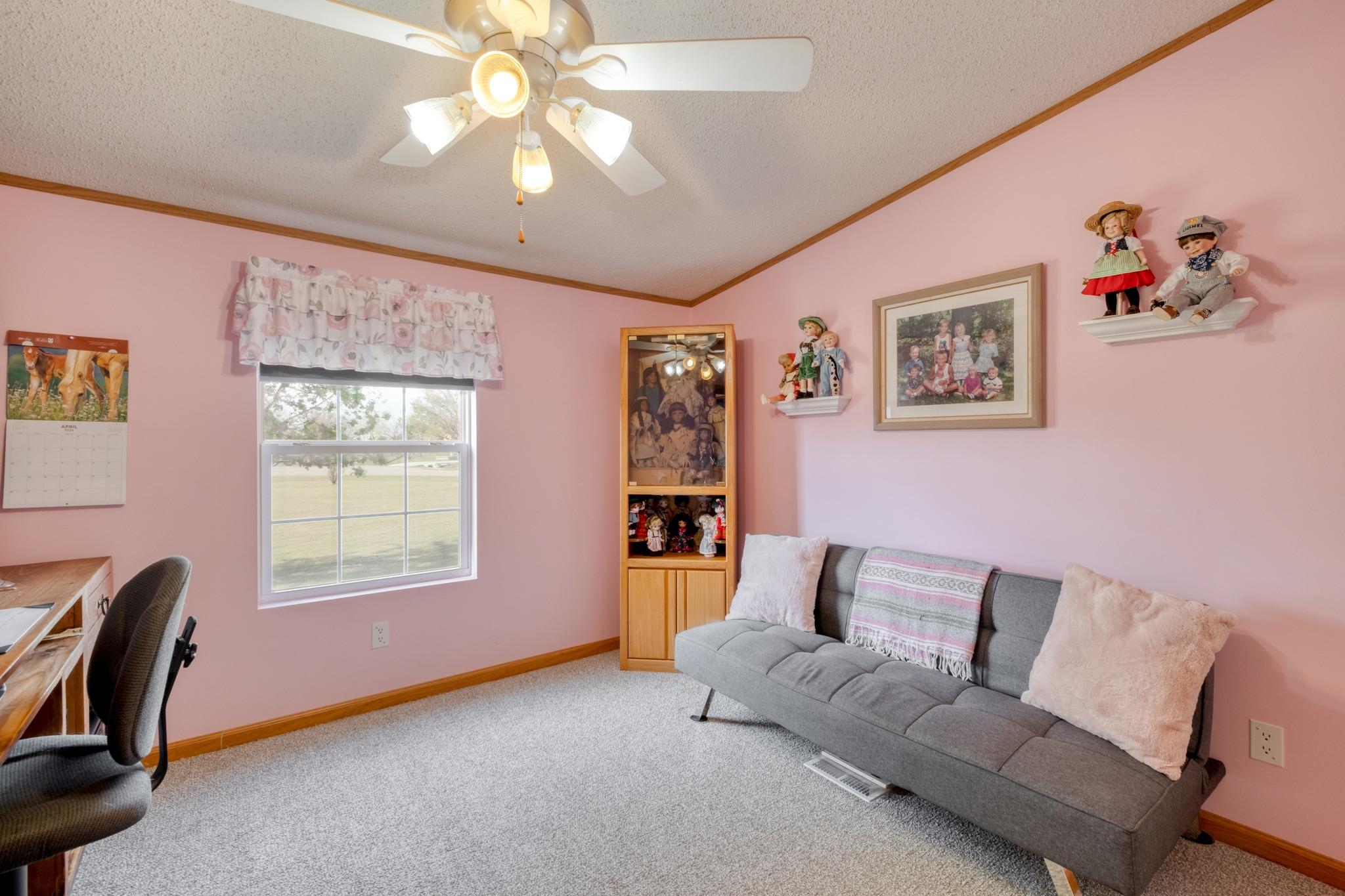 114 Thomas Park Dr, Hutto, TX 78634