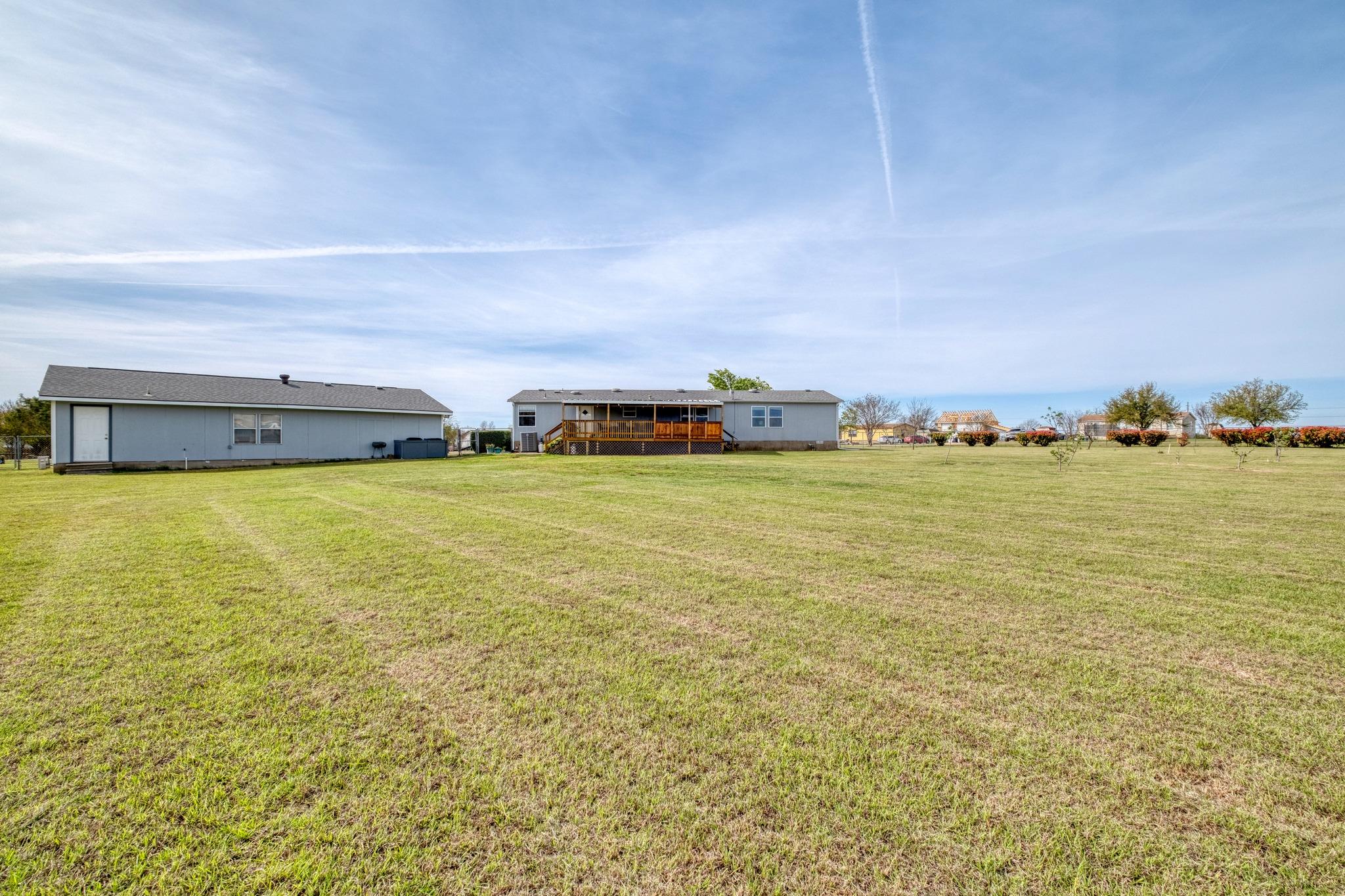 114 Thomas Park Dr, Hutto, TX 78634