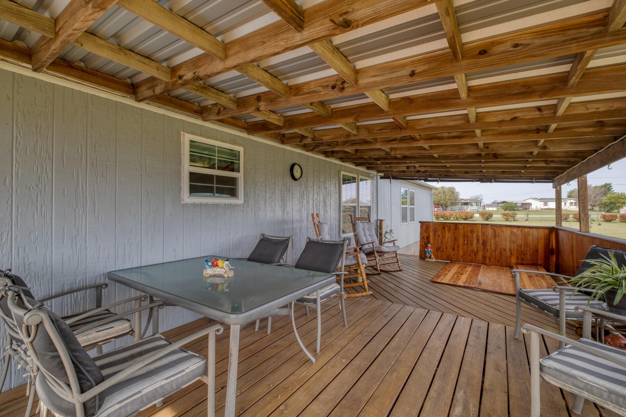 114 Thomas Park Dr, Hutto, TX 78634