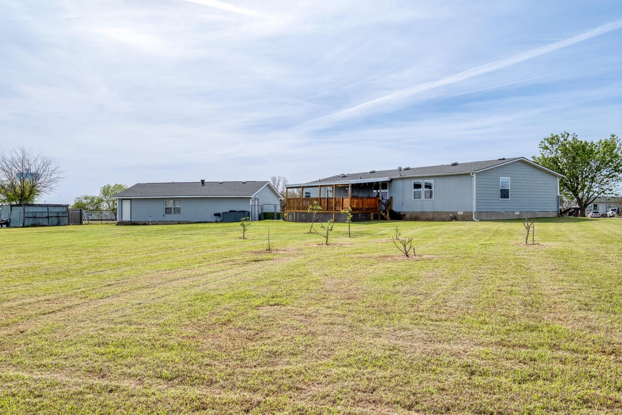 114 Thomas Park Dr, Hutto, TX 78634