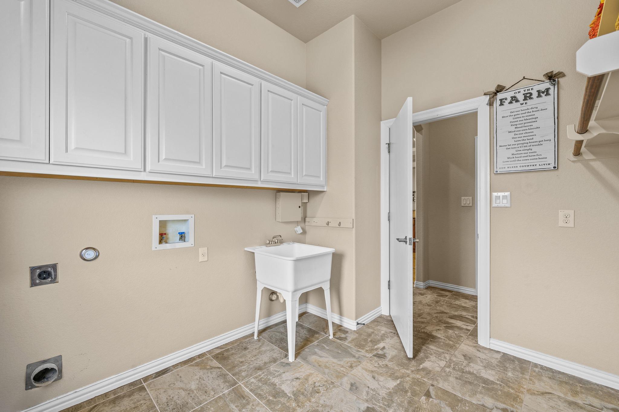 204 Skyline Rd, Georgetown, TX 78628