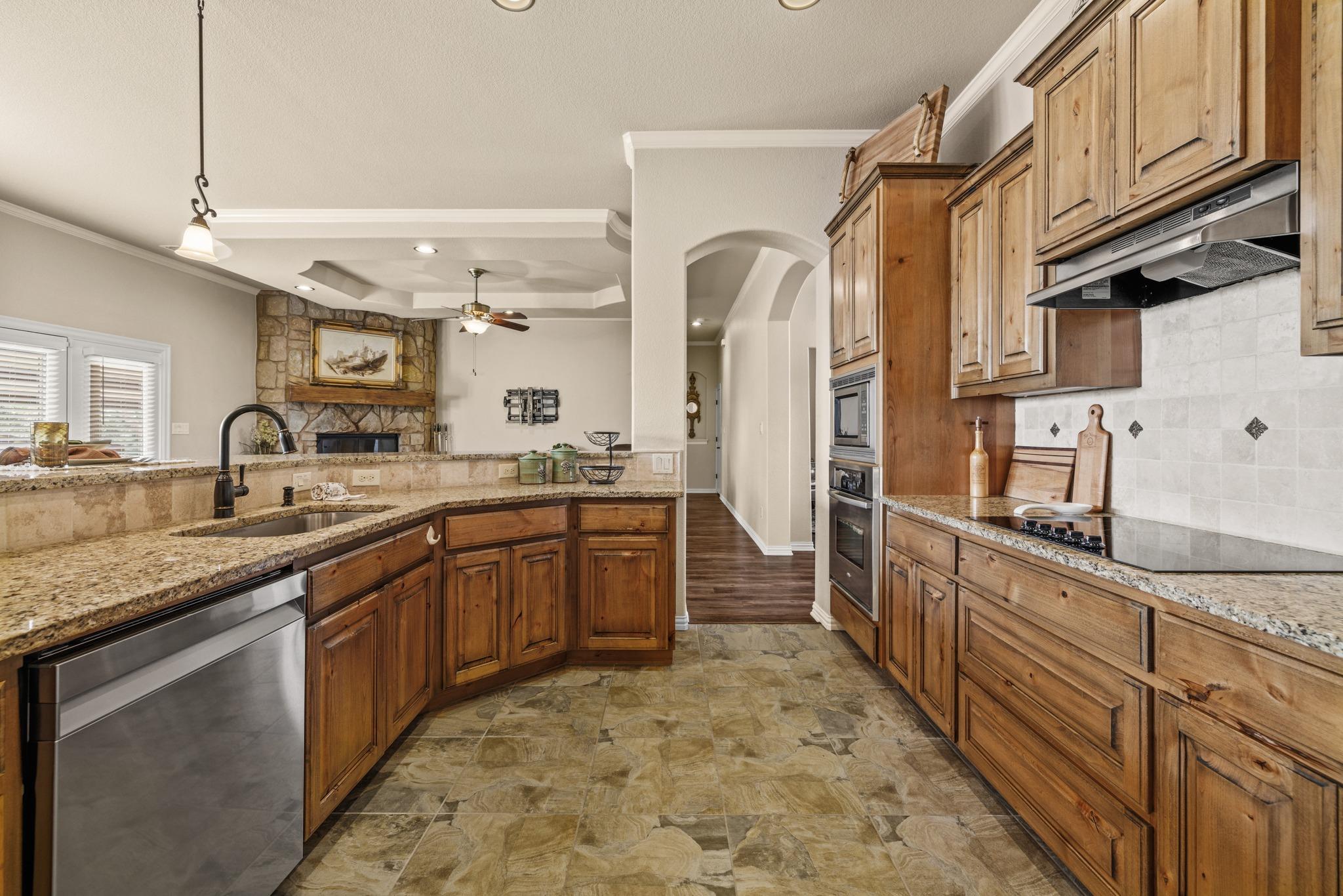 204 Skyline Rd, Georgetown, TX 78628