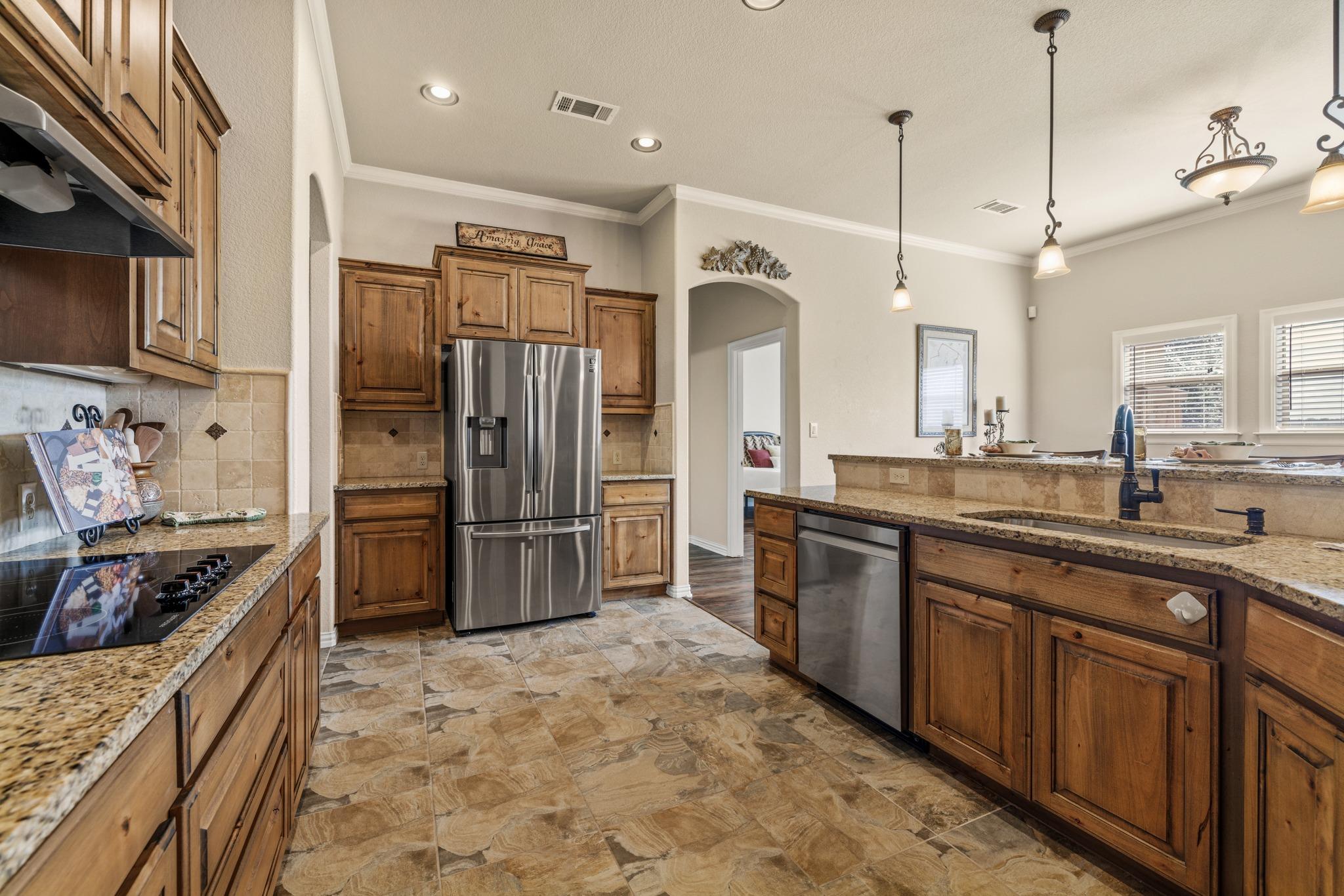 204 Skyline Rd, Georgetown, TX 78628