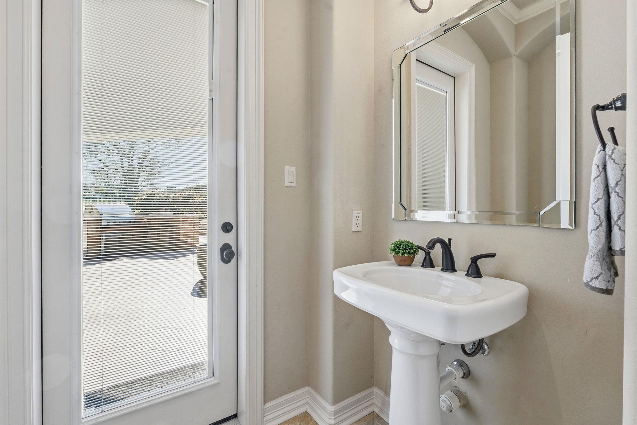 27435 Waterfall Hill Pkwy, Spicewood, TX 78669