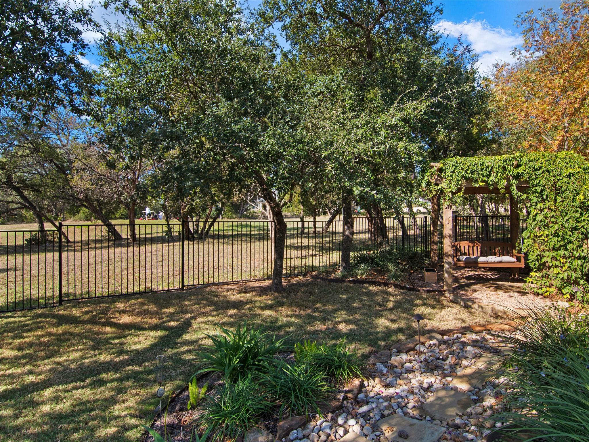 129 Balancing Laurel Dr, San Marcos, TX 78666