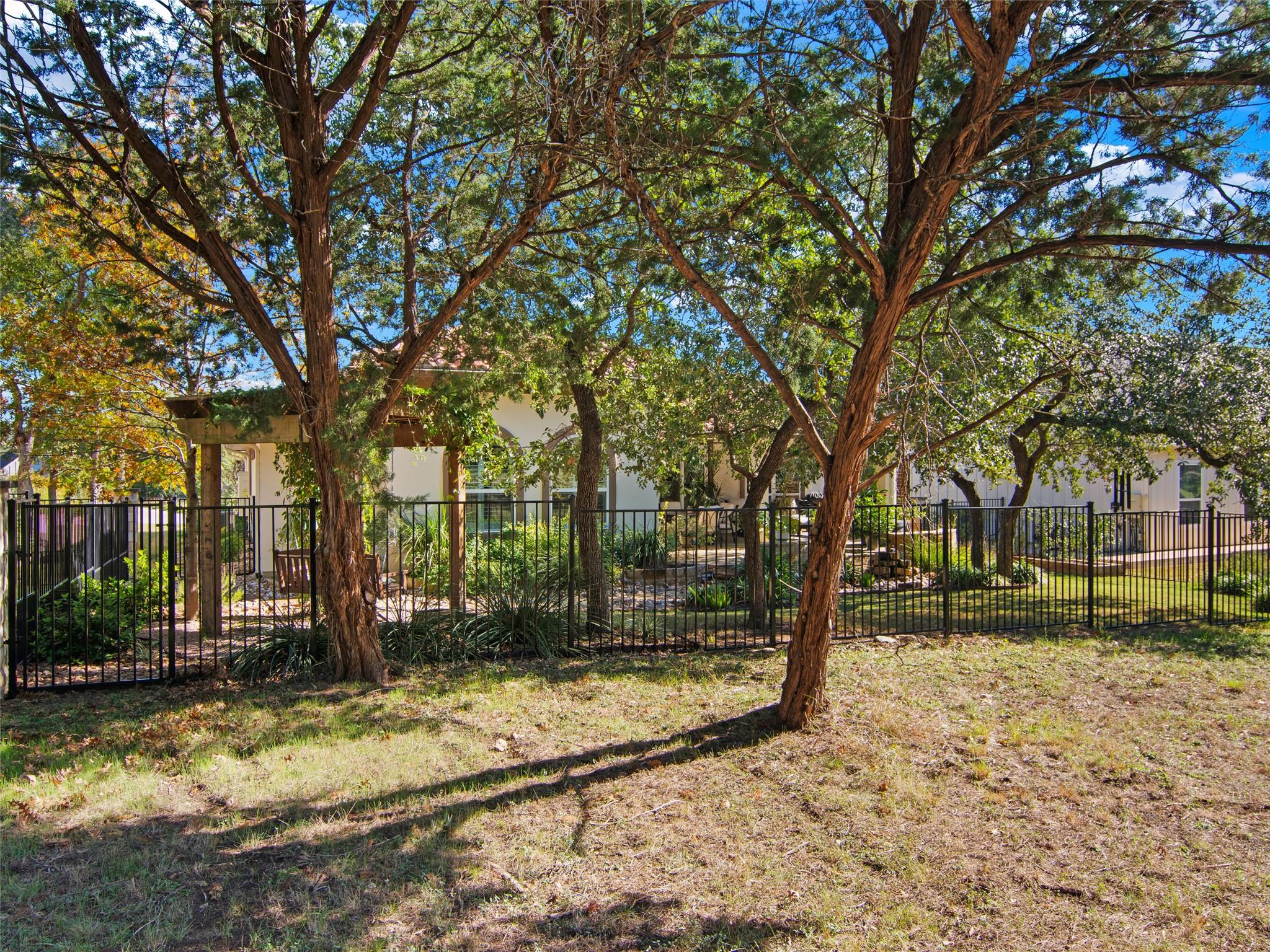 129 Balancing Laurel Dr, San Marcos, TX 78666