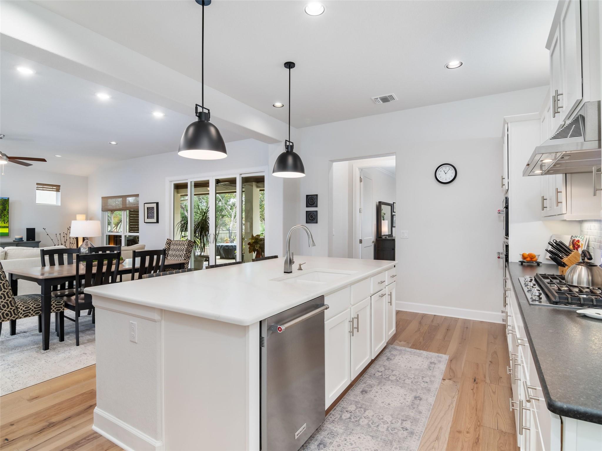 129 Balancing Laurel Dr, San Marcos, TX 78666