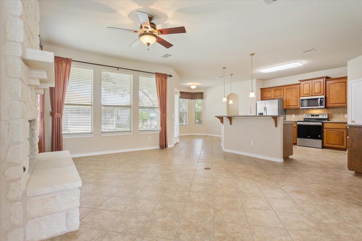 909 Big Thicket St, Georgetown, TX 78633