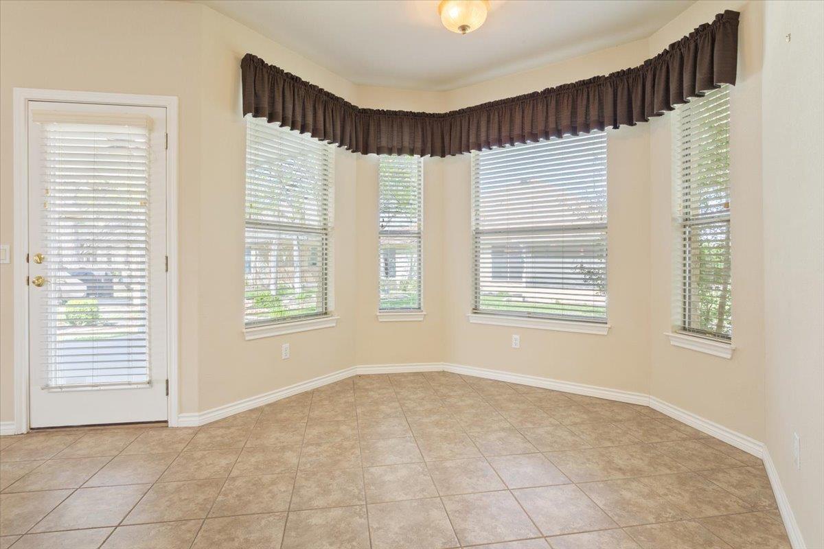 909 Big Thicket St, Georgetown, TX 78633