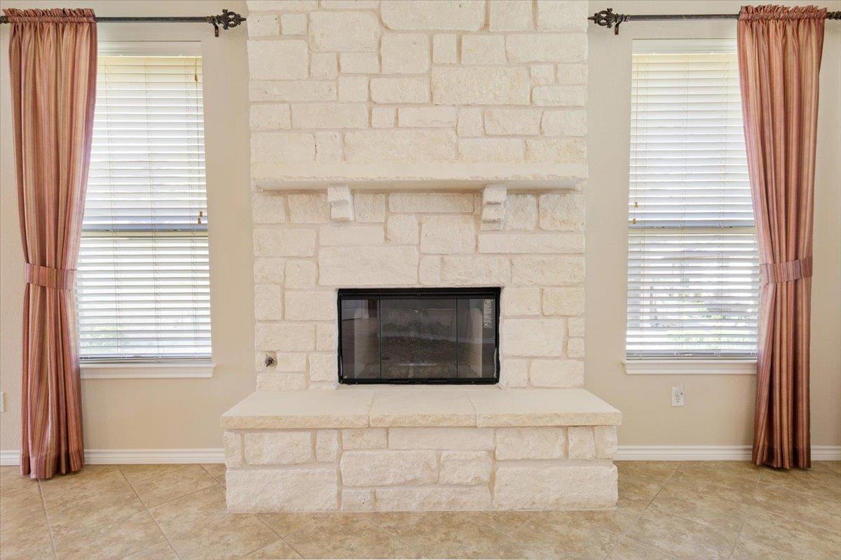 909 Big Thicket St, Georgetown, TX 78633