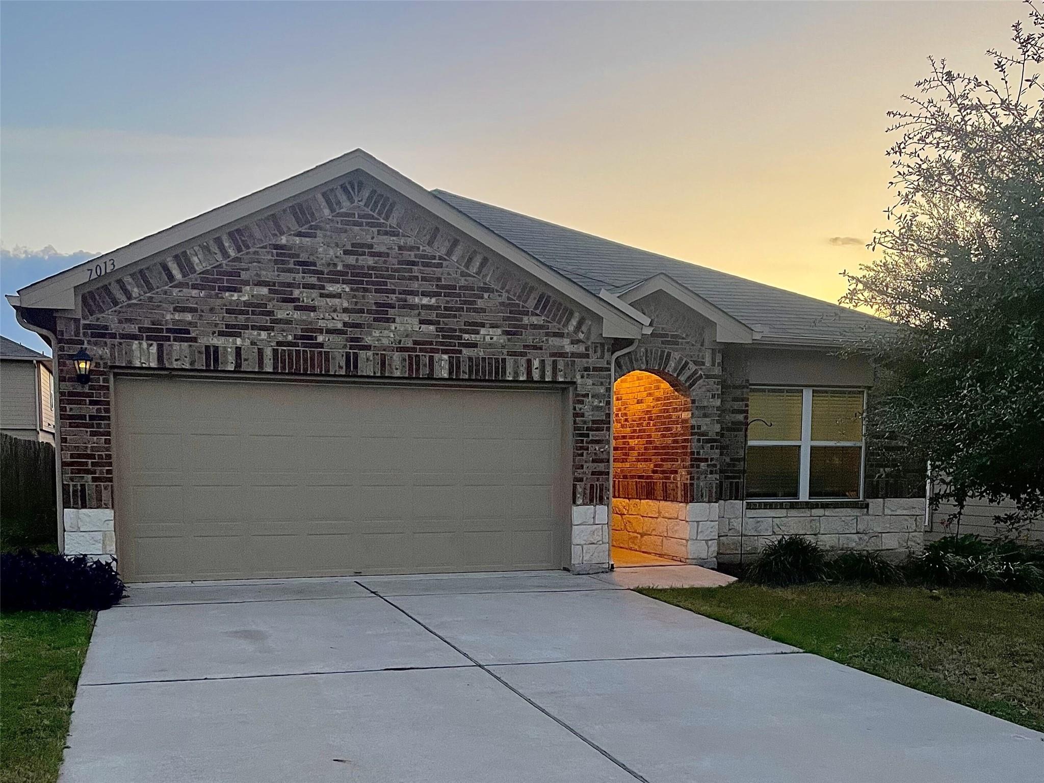 7013 Loretta White Lane, Austin, TX 78744