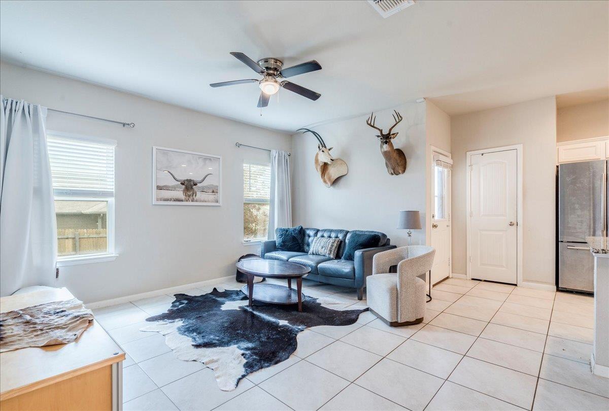 7013 Loretta White Lane, Austin, TX 78744