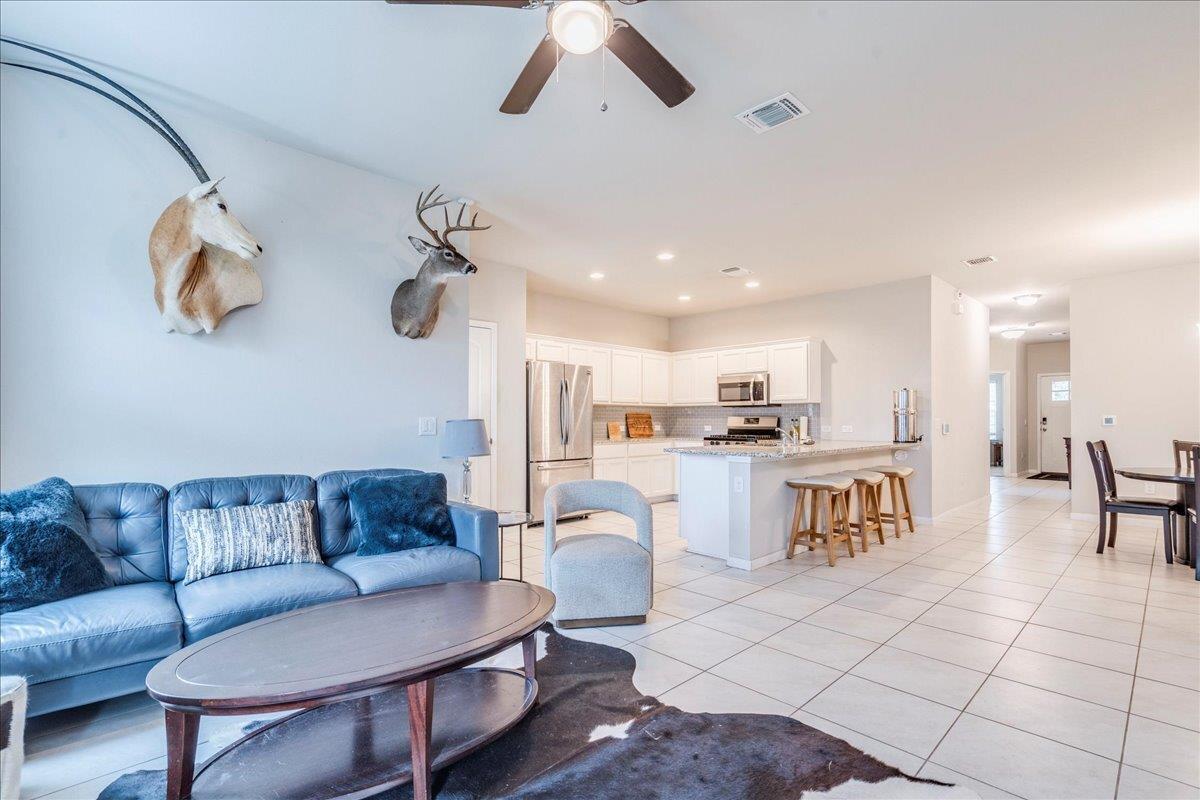 7013 Loretta White Lane, Austin, TX 78744