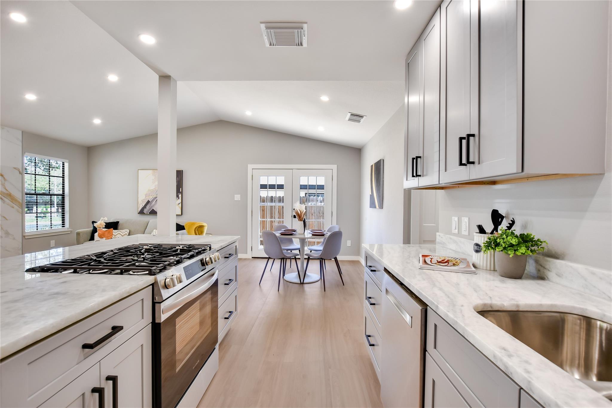 803 Kavanagh Dr, Austin, TX 78748