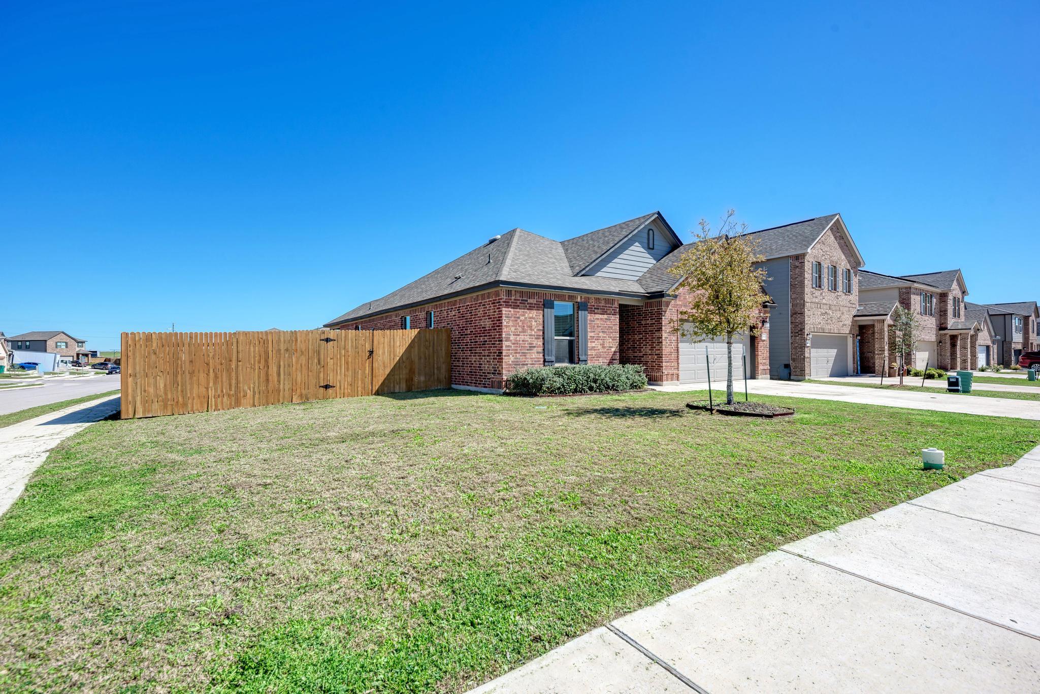 18600 Golden Eagle Way, Elgin, TX 78621